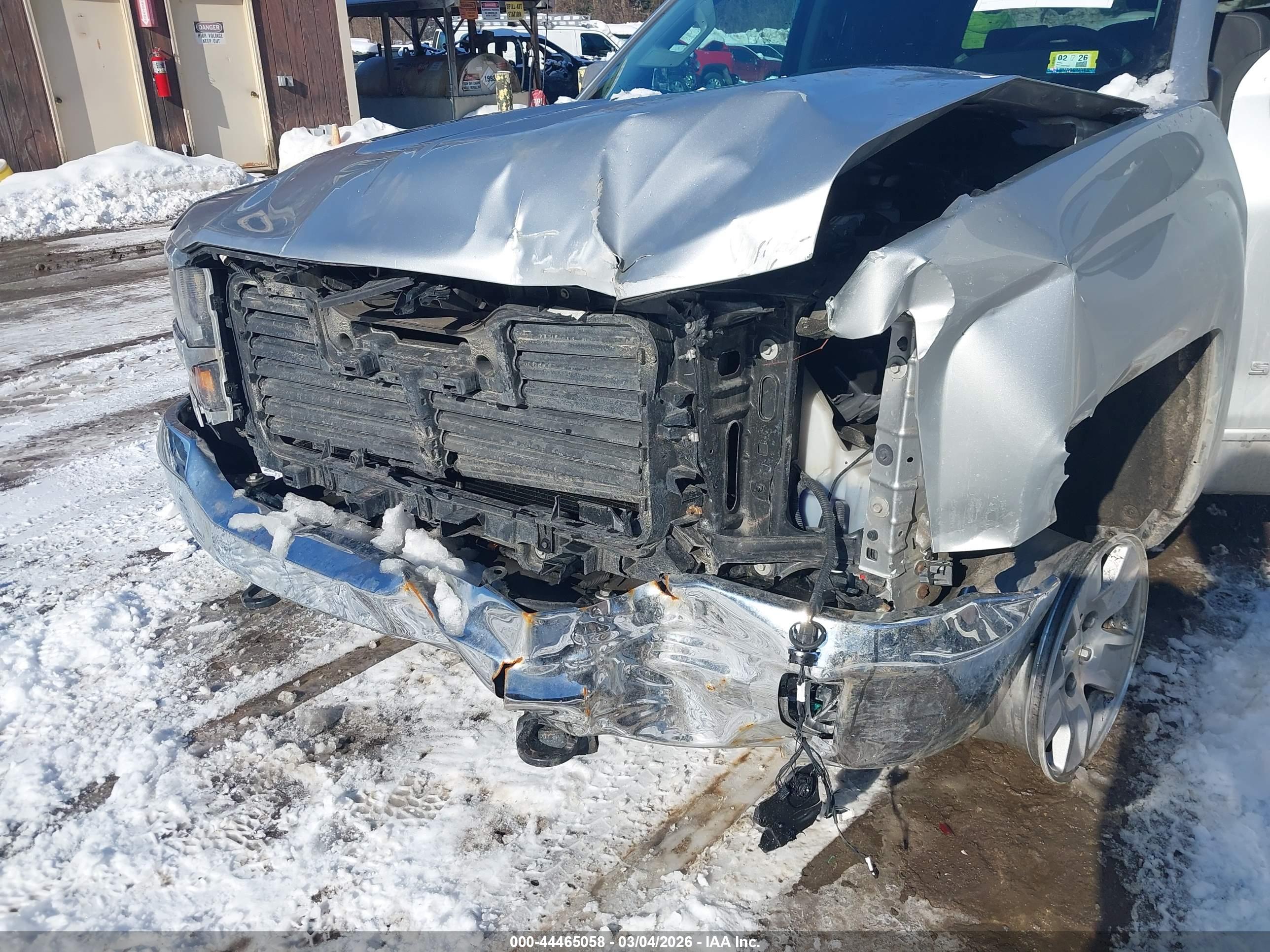 CHEVROLET SILVERADO image 6