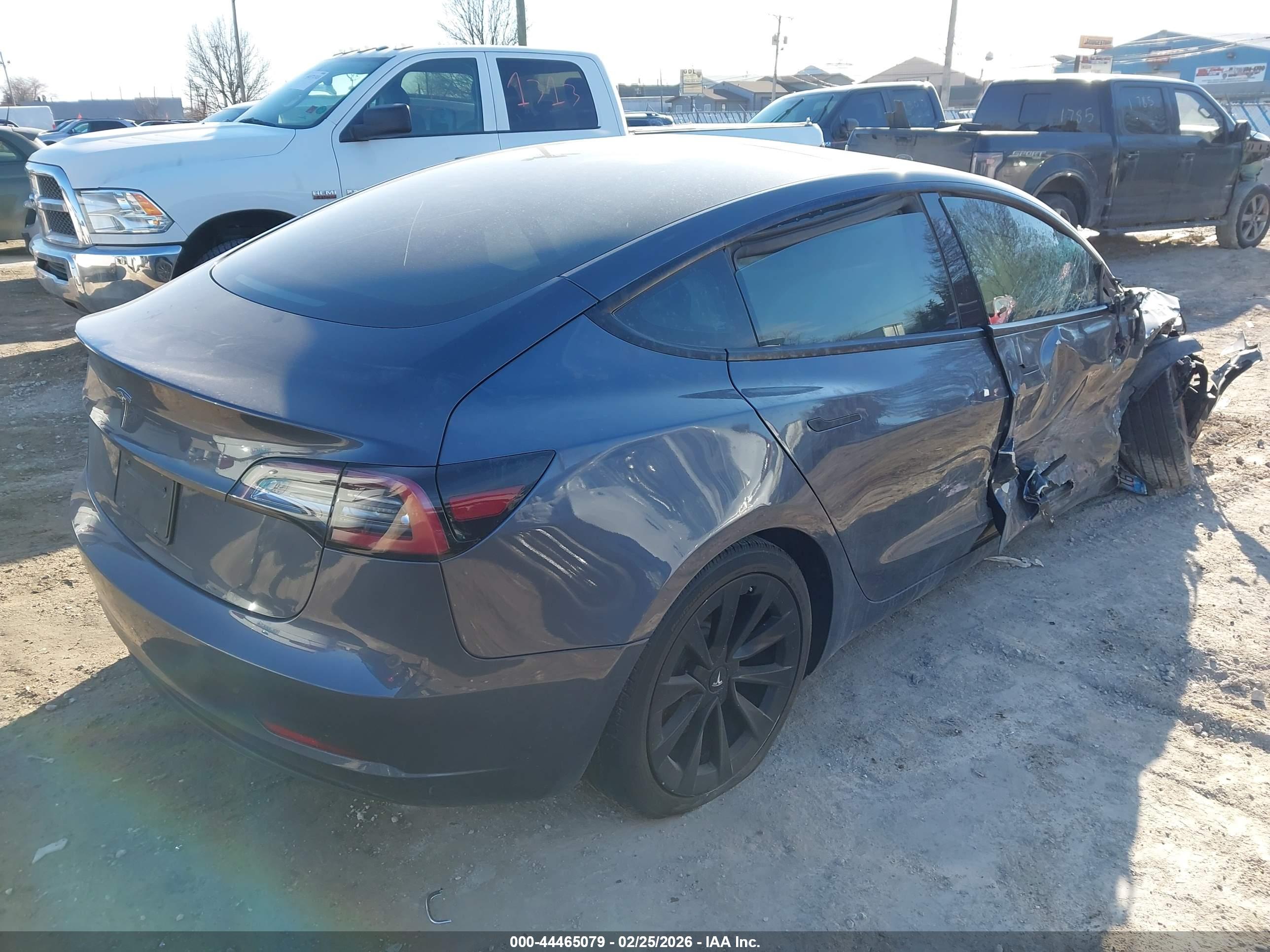 TESLA MODEL image 4