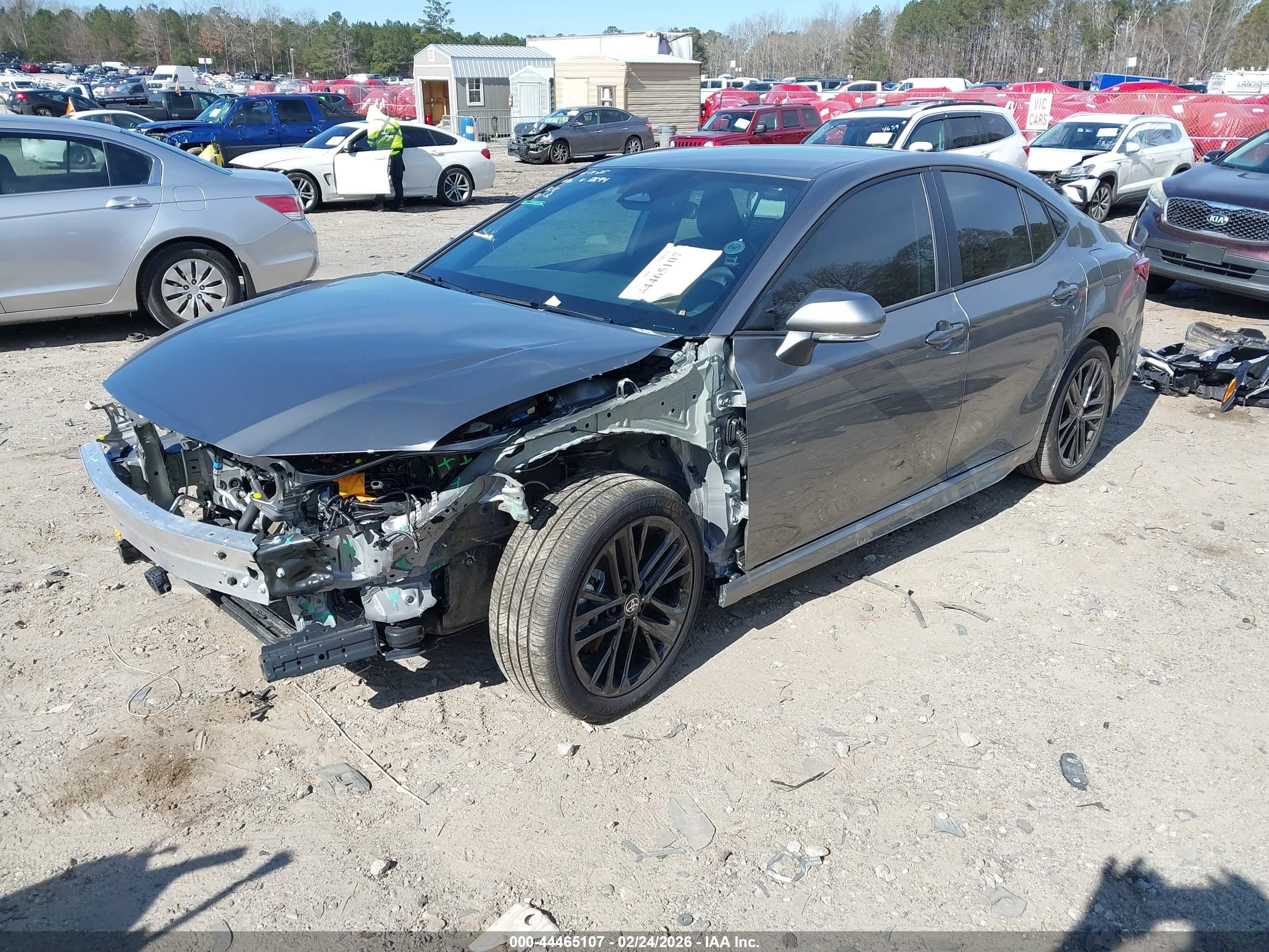TOYOTA CAMRY image 2
