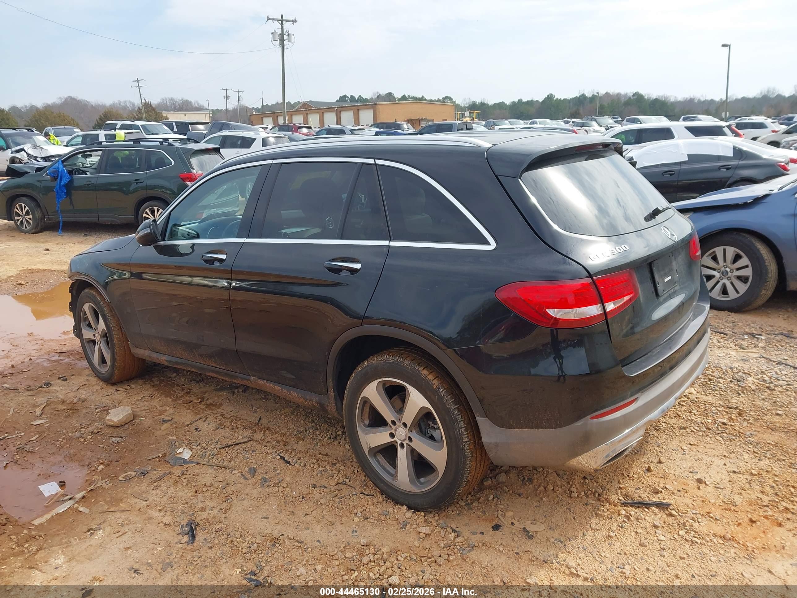 MERCEDES-BENZ GLC image 3