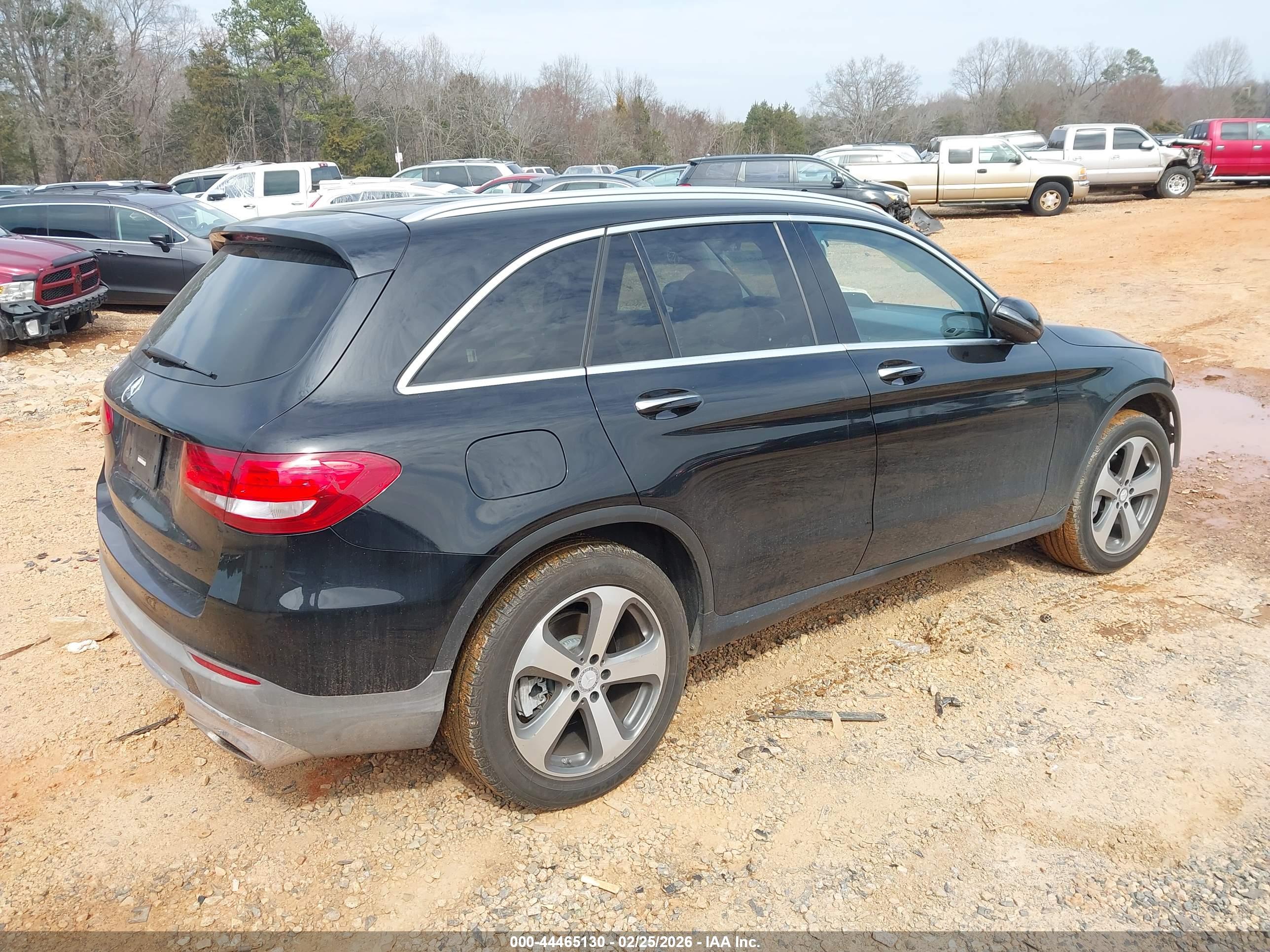 MERCEDES-BENZ GLC image 4