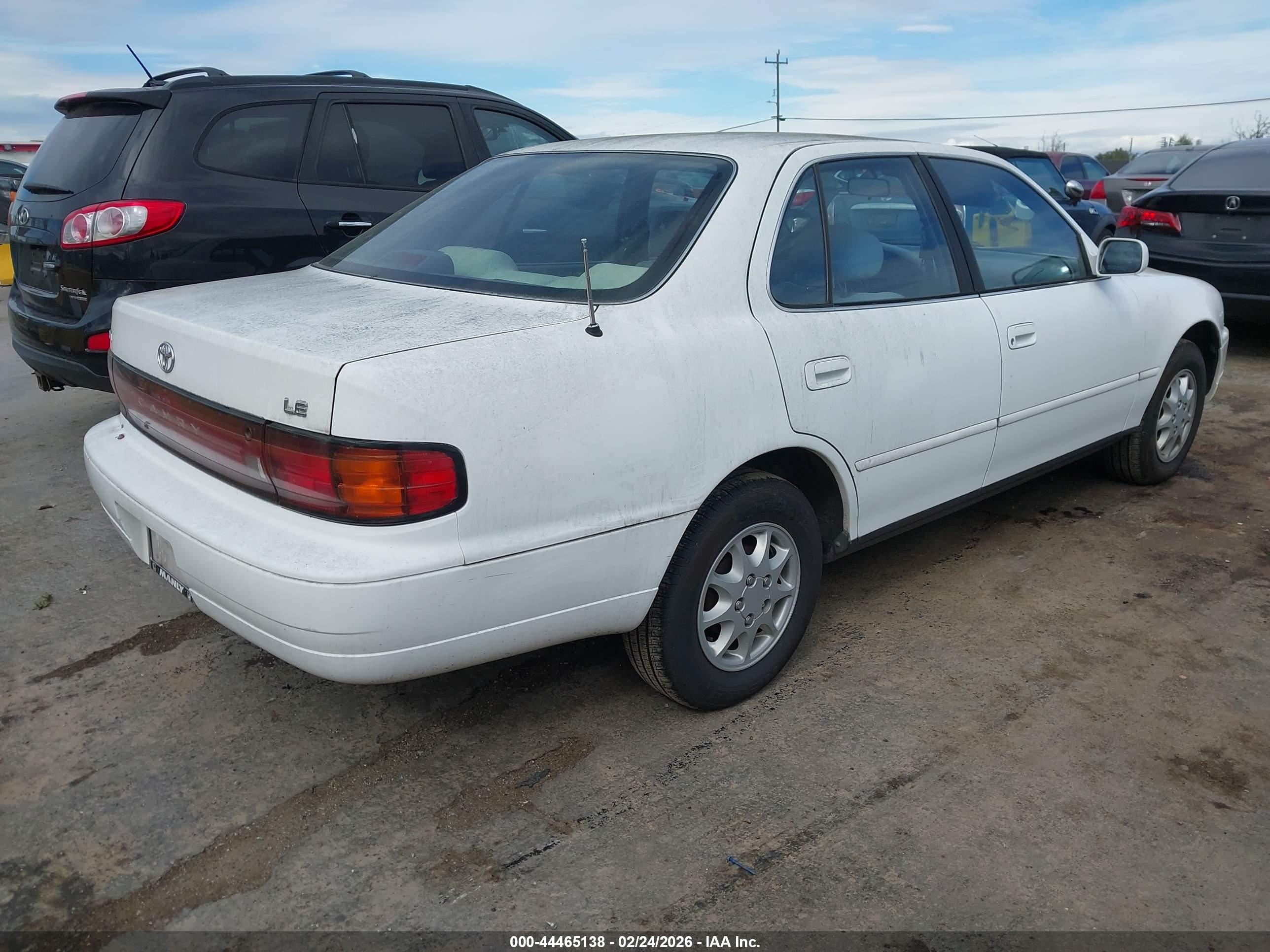 TOYOTA CAMRY image 4