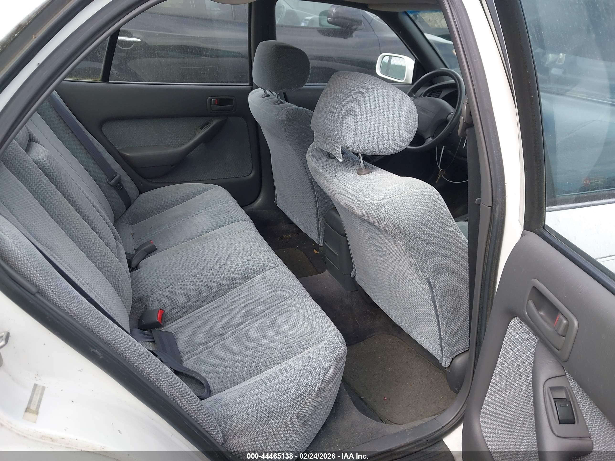 TOYOTA CAMRY image 8