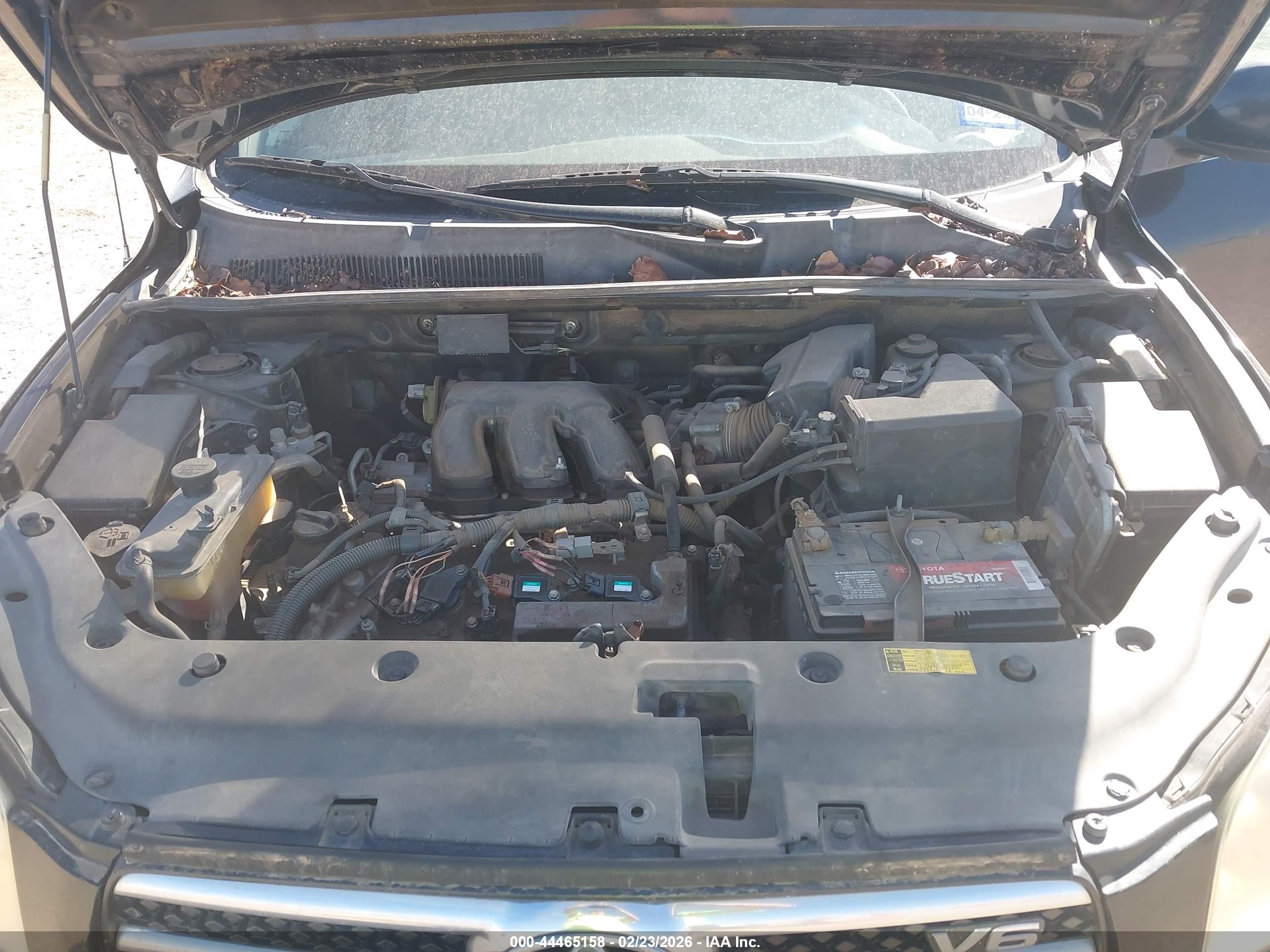 TOYOTA RAV4 image 10