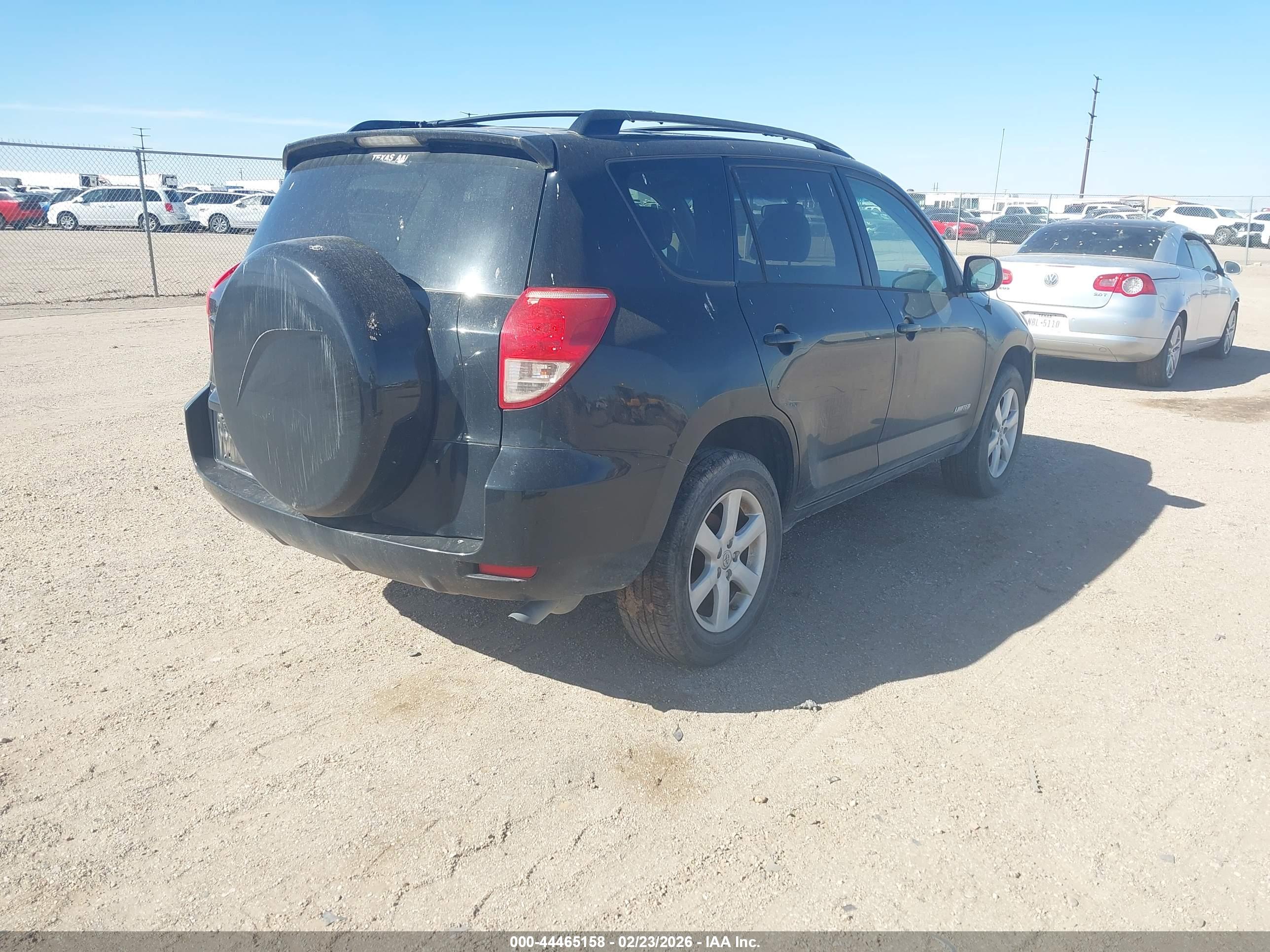 TOYOTA RAV4 image 4