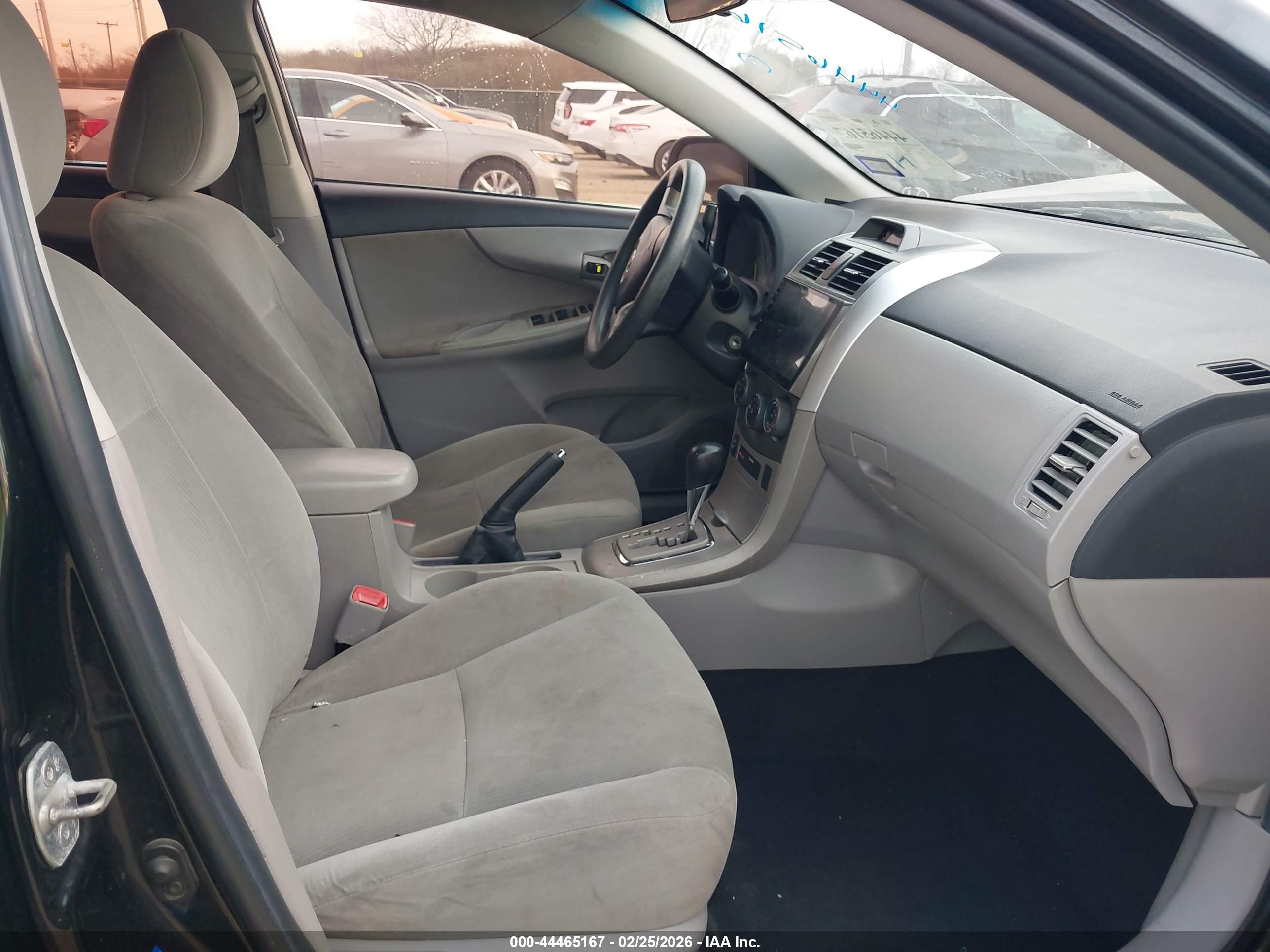 TOYOTA COROLLA image 5