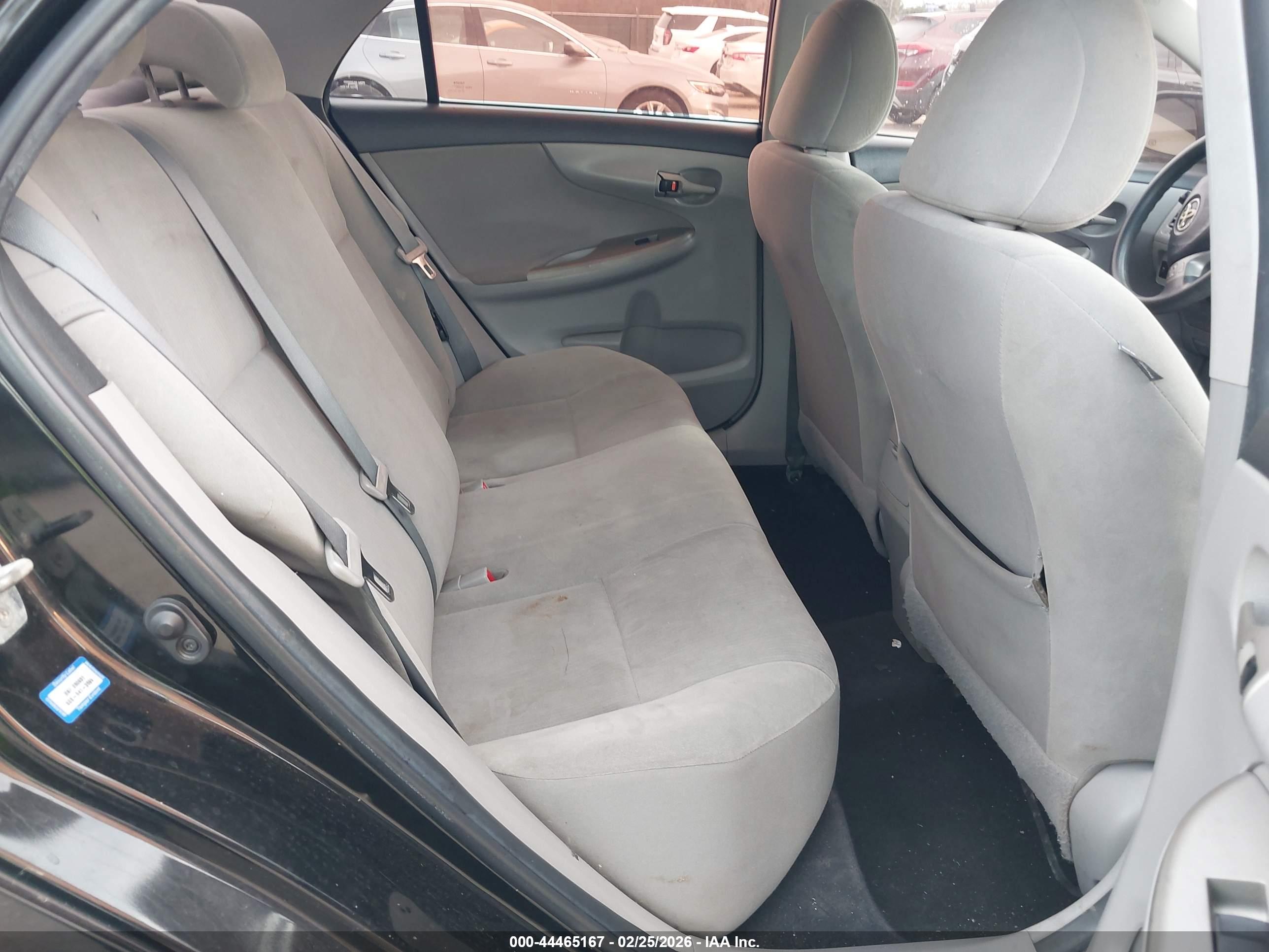 TOYOTA COROLLA image 8