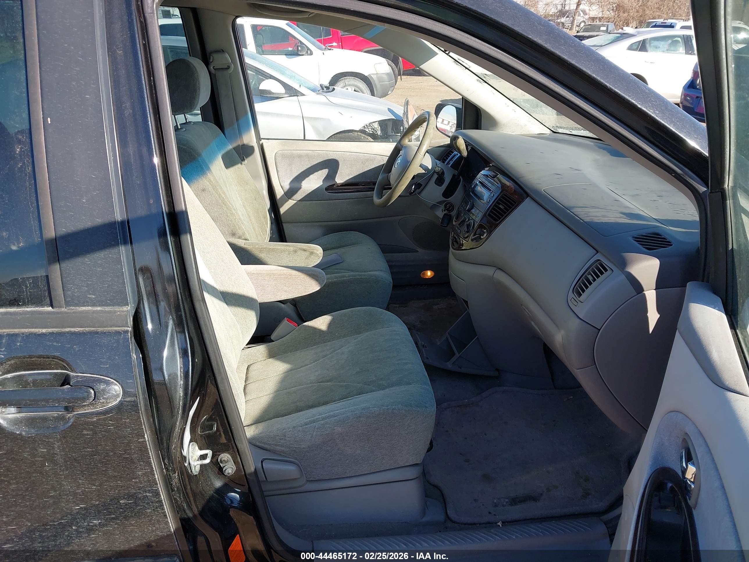 MAZDA MPV image 5