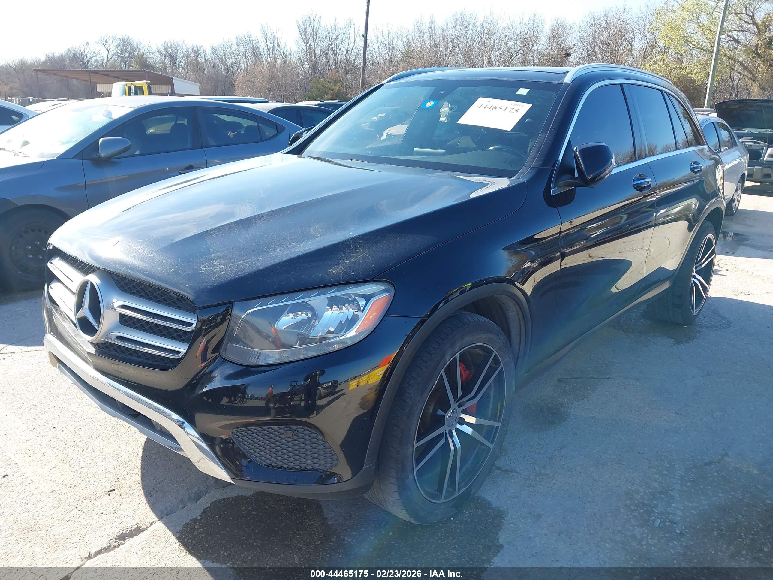 MERCEDES-BENZ GLC image 2