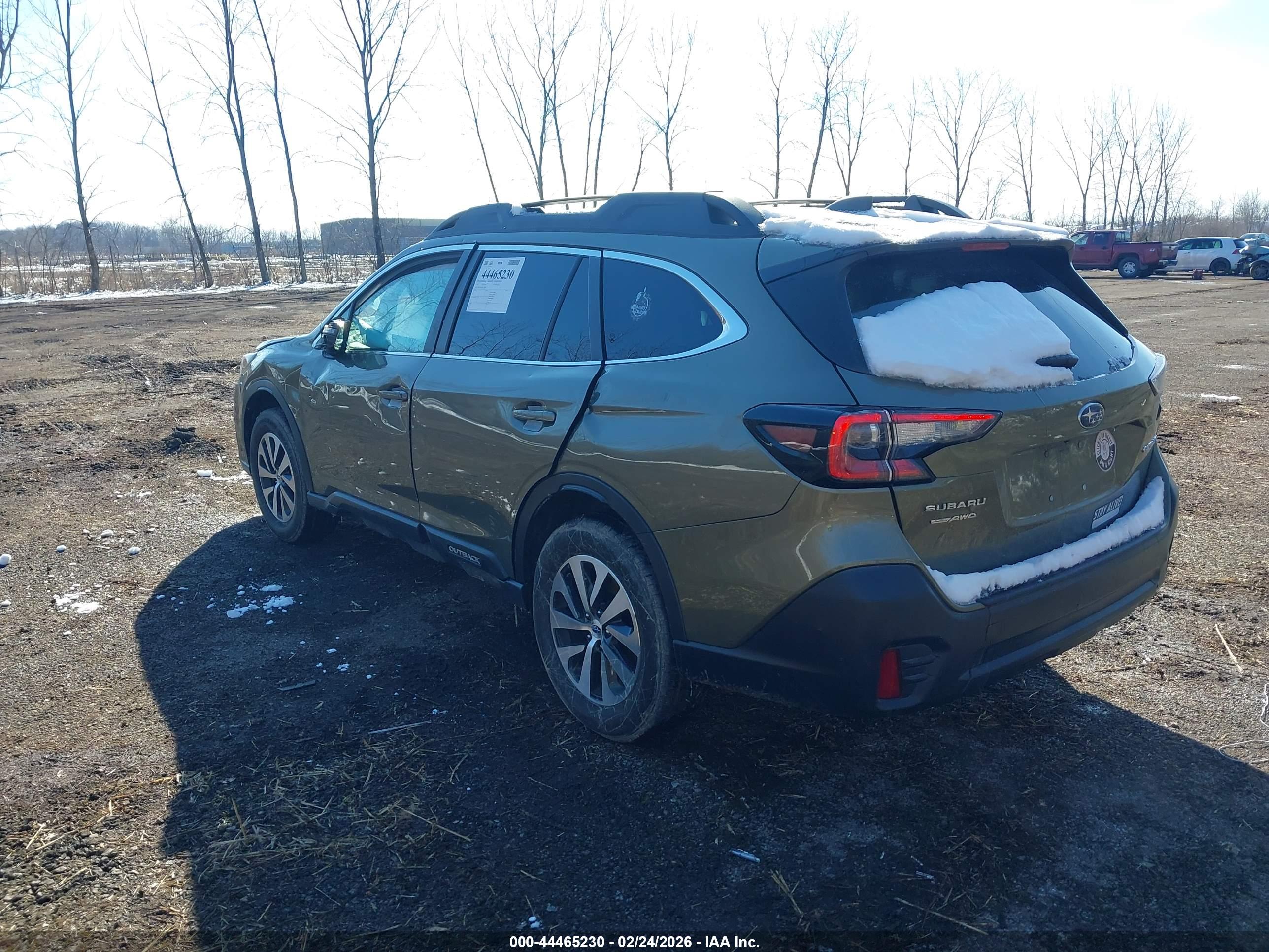 SUBARU OUTBACK image 3