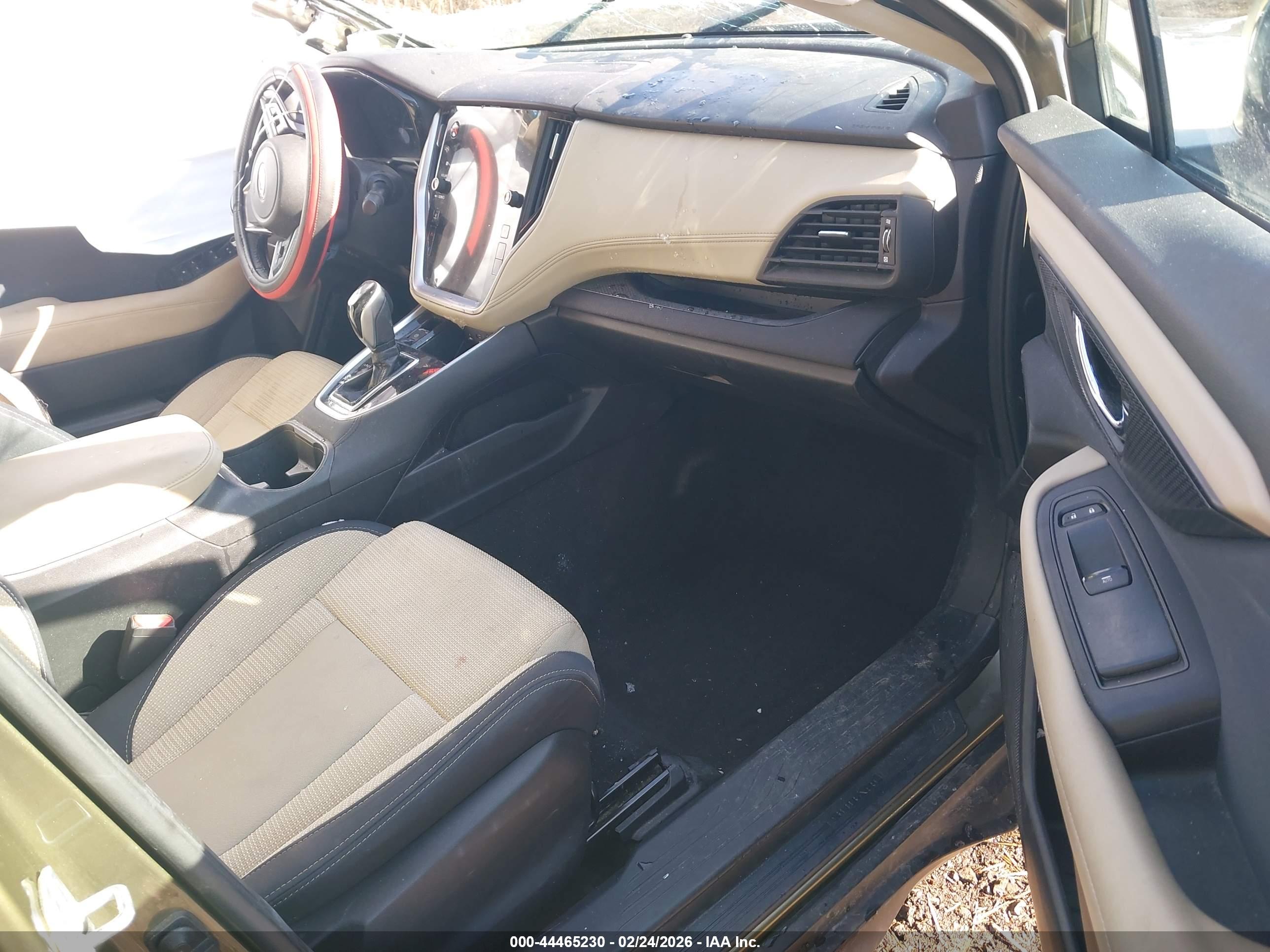 SUBARU OUTBACK image 5