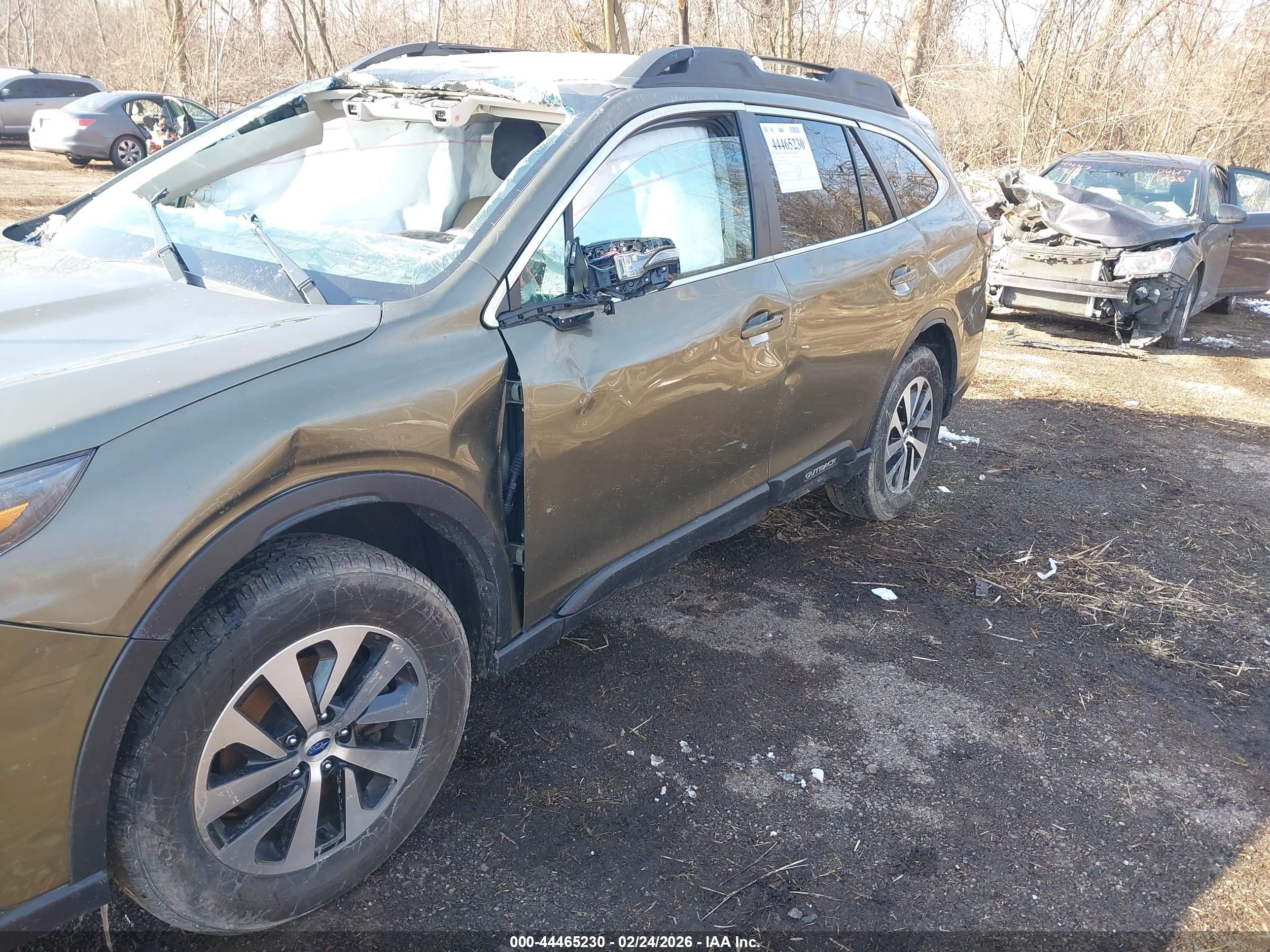 SUBARU OUTBACK image 6