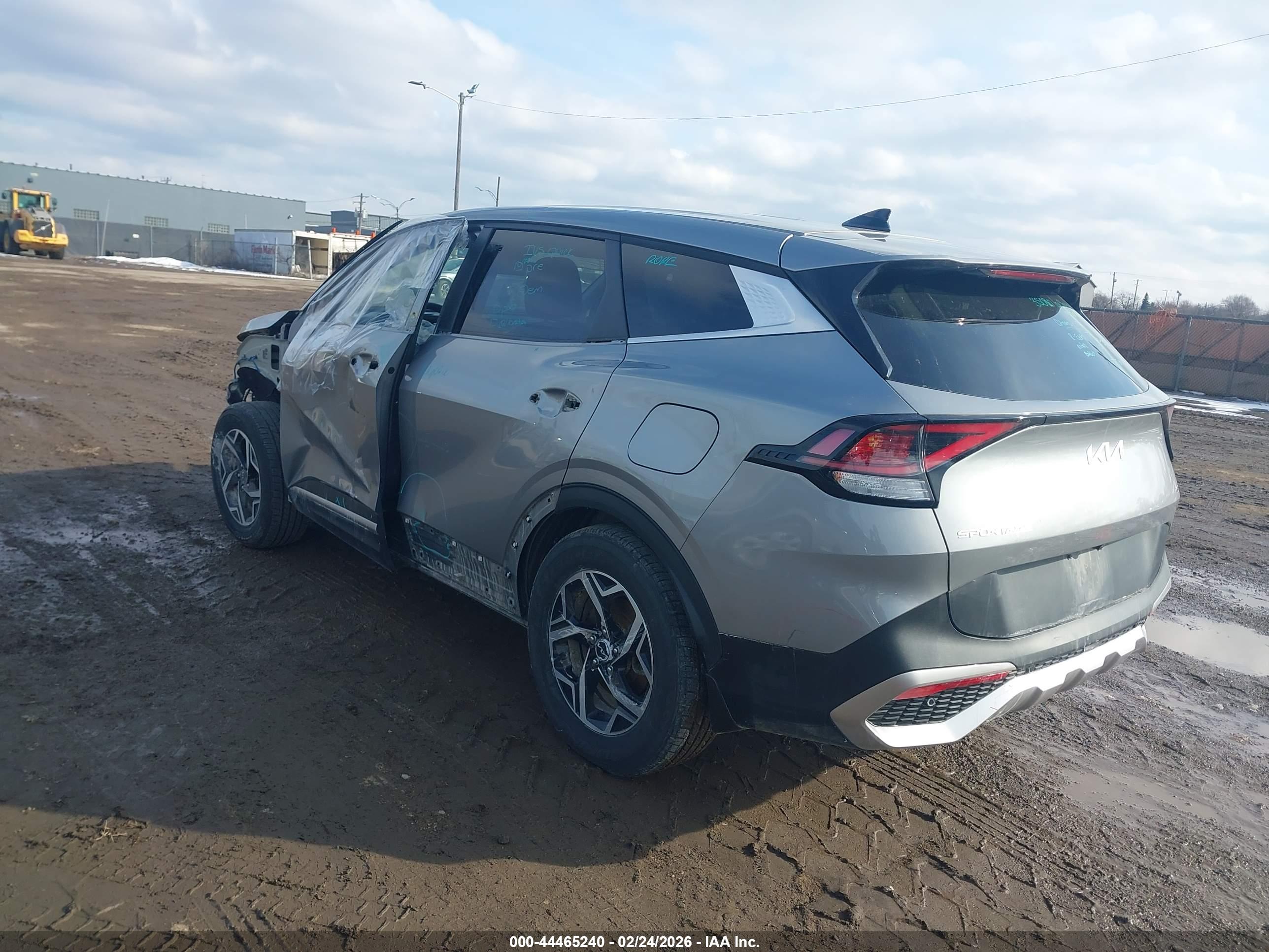 KIA SPORTAGE image 3