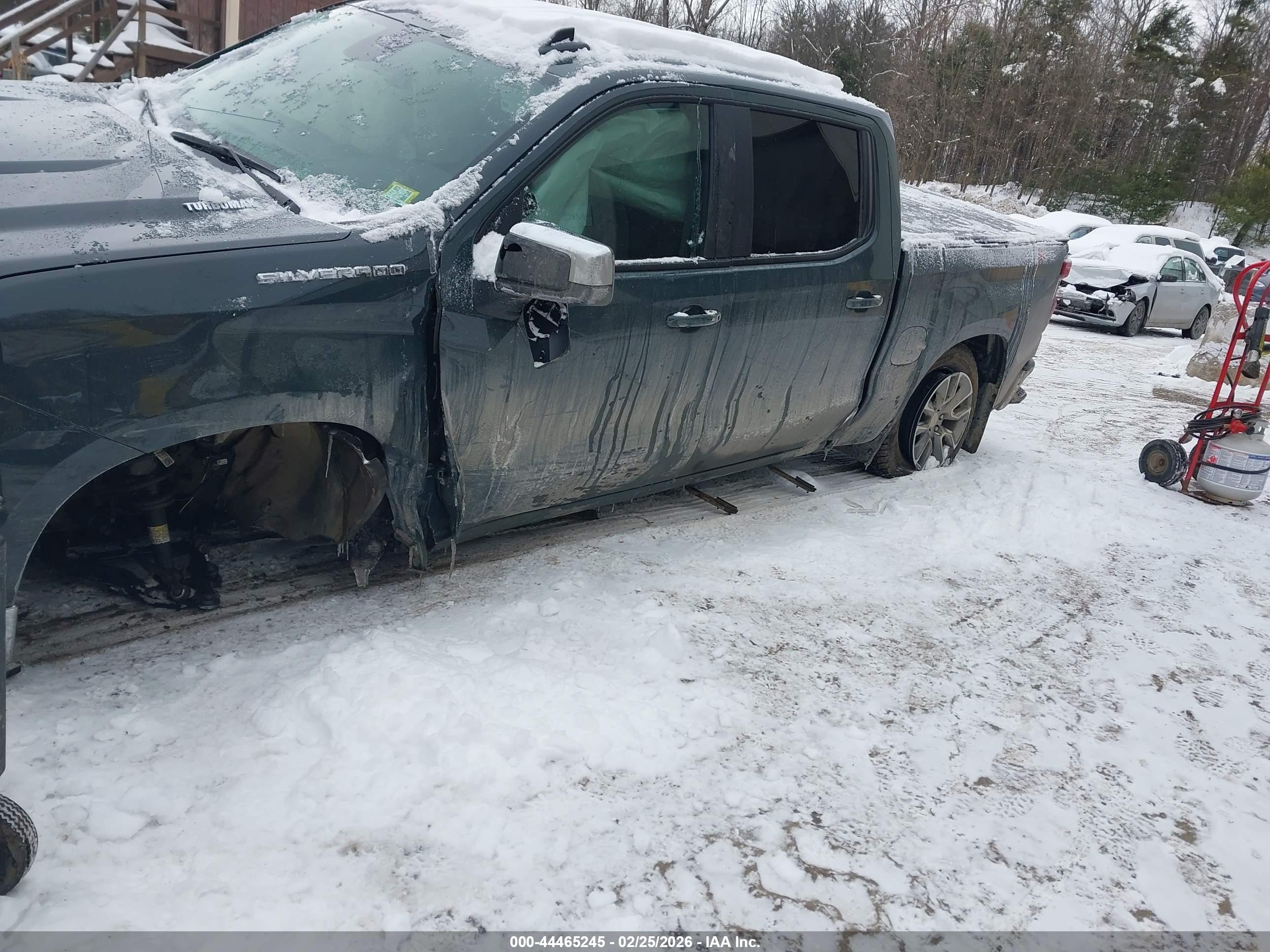 CHEVROLET SILVERADO image 6