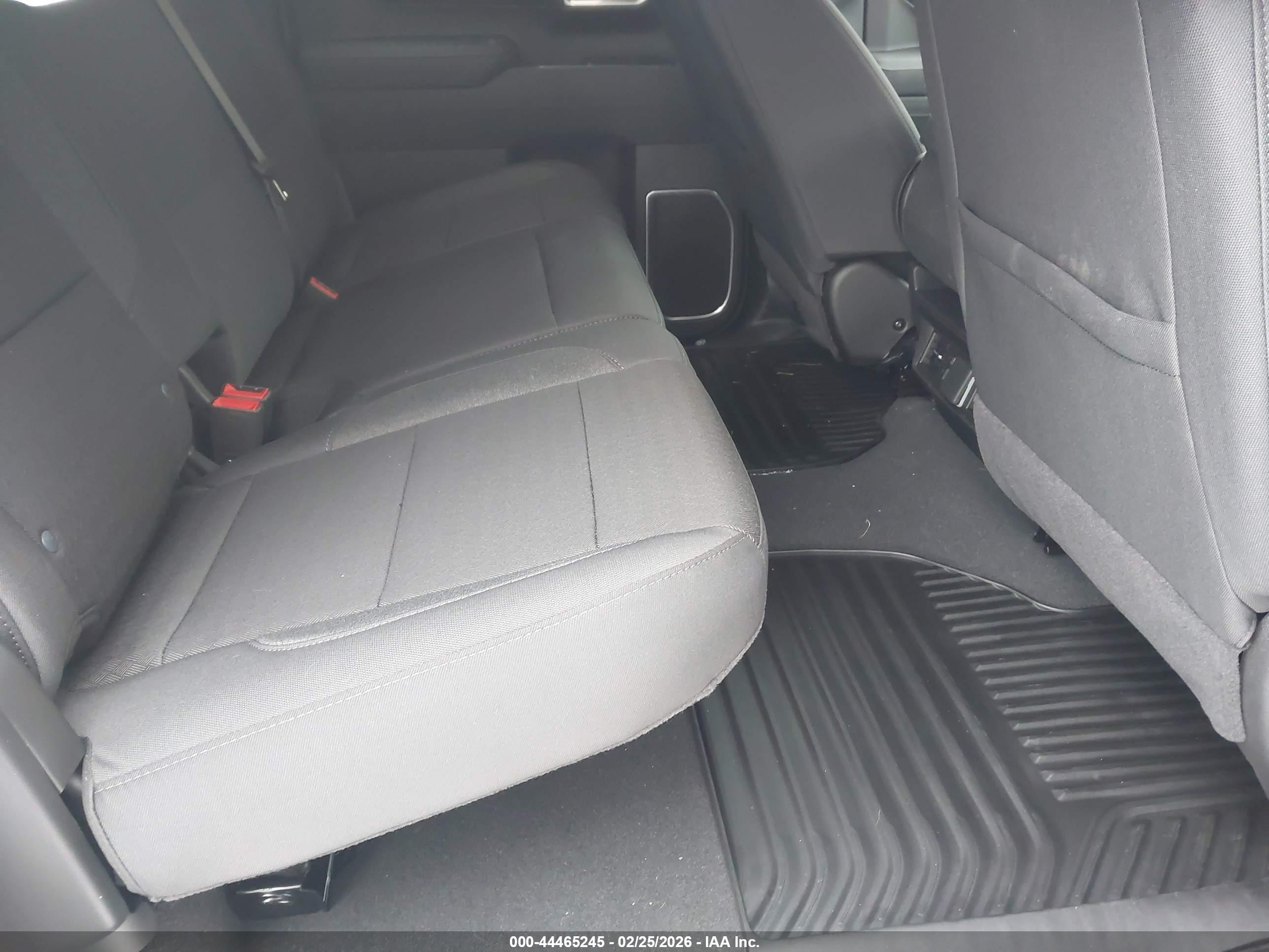 CHEVROLET SILVERADO image 8