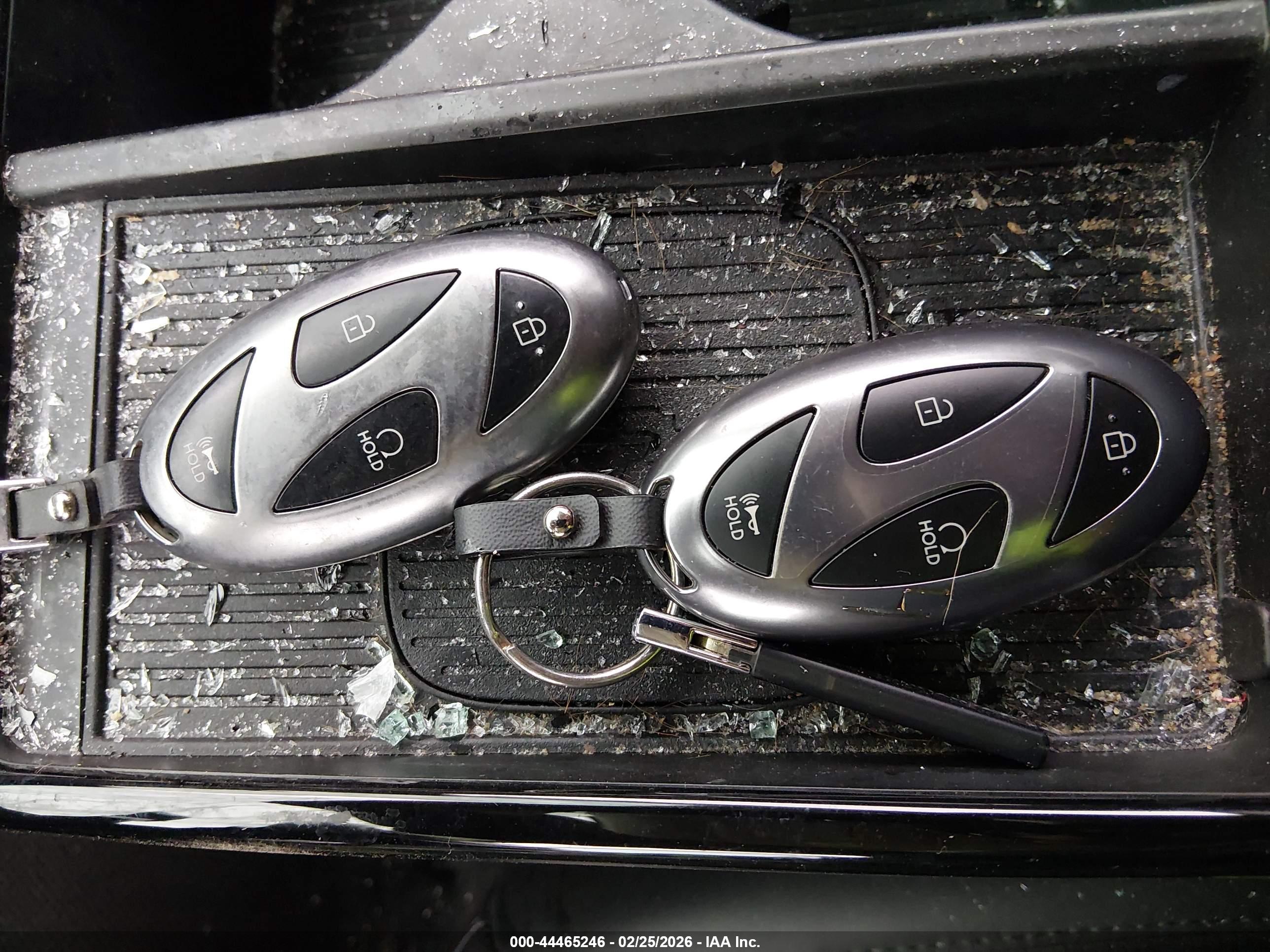 HYUNDAI TUCSON image 11