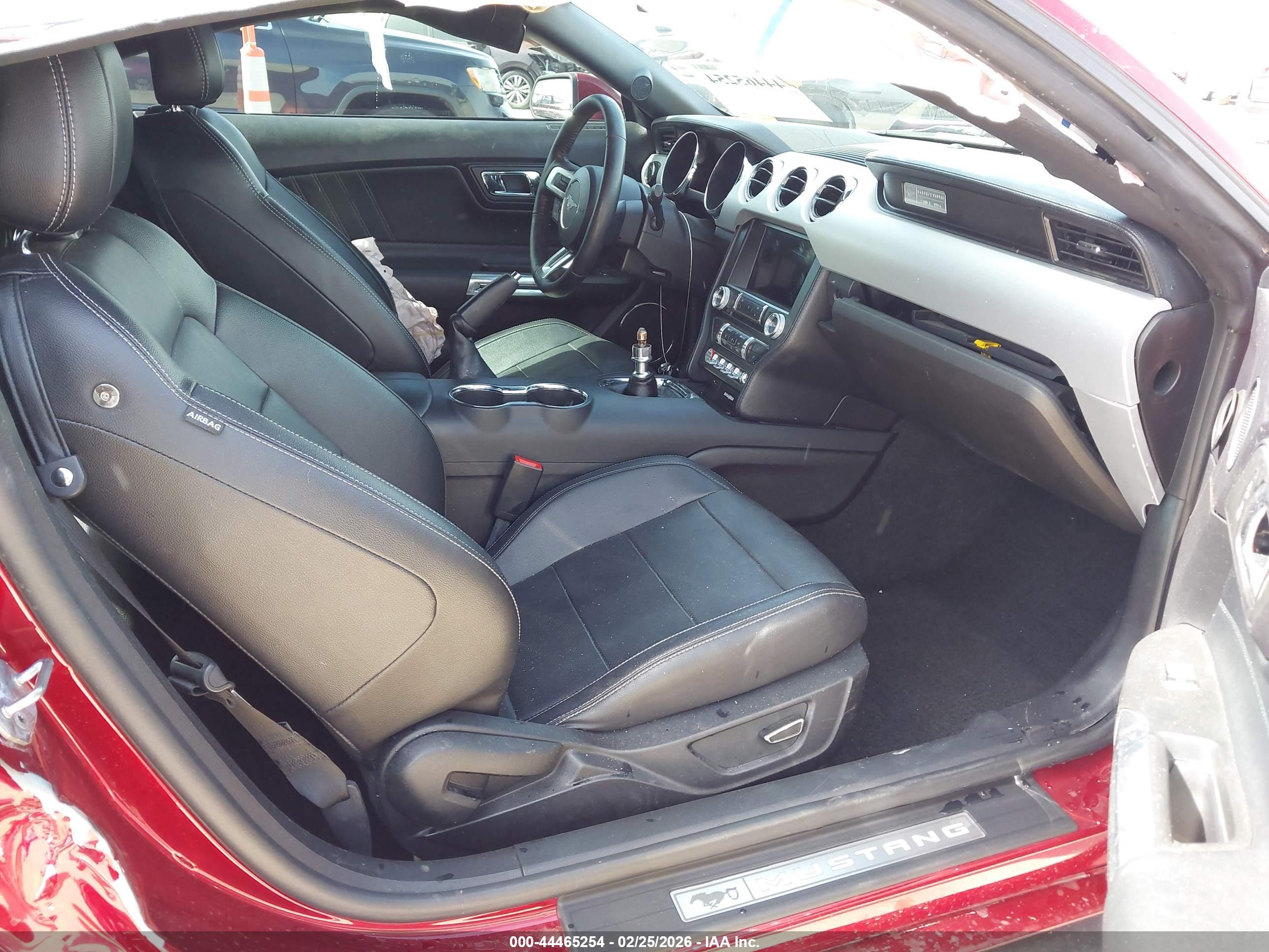 FORD MUSTANG image 5