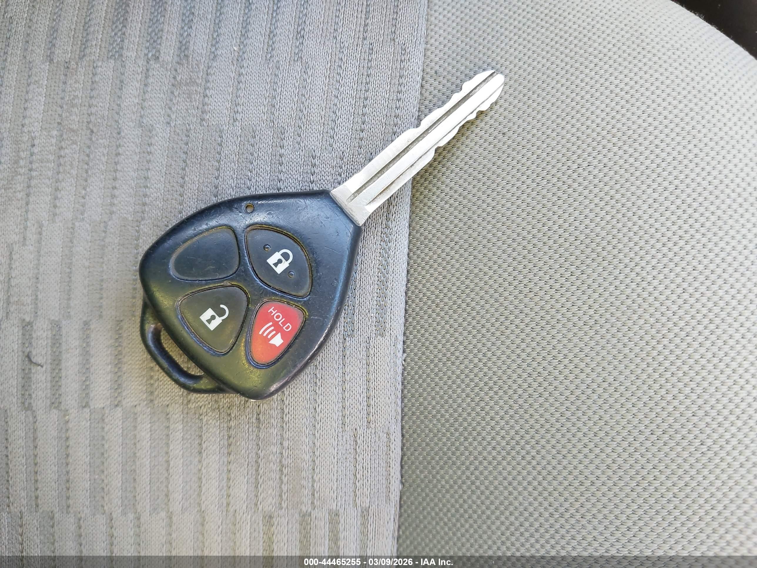 TOYOTA RAV4 image 11