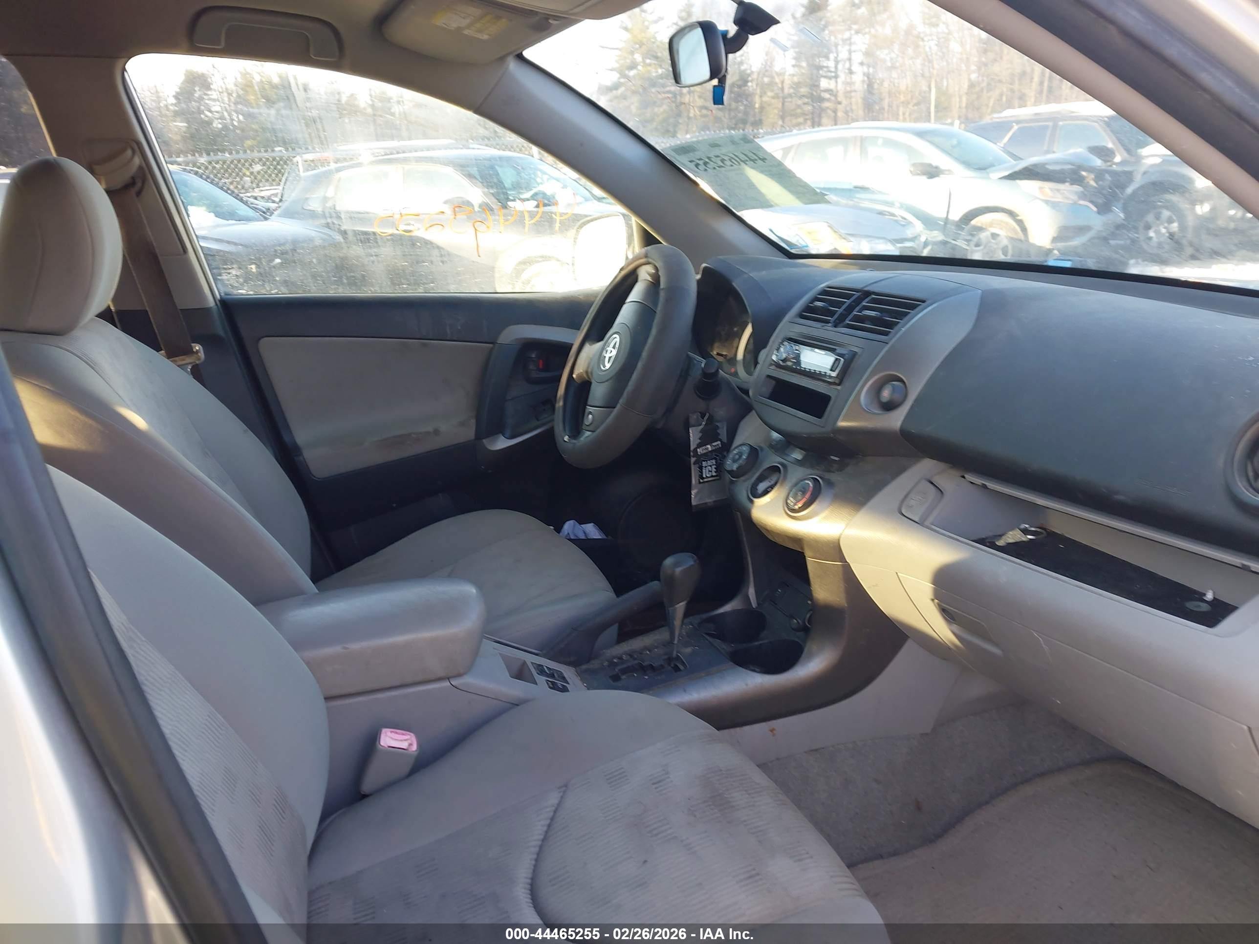 TOYOTA RAV4 image 5