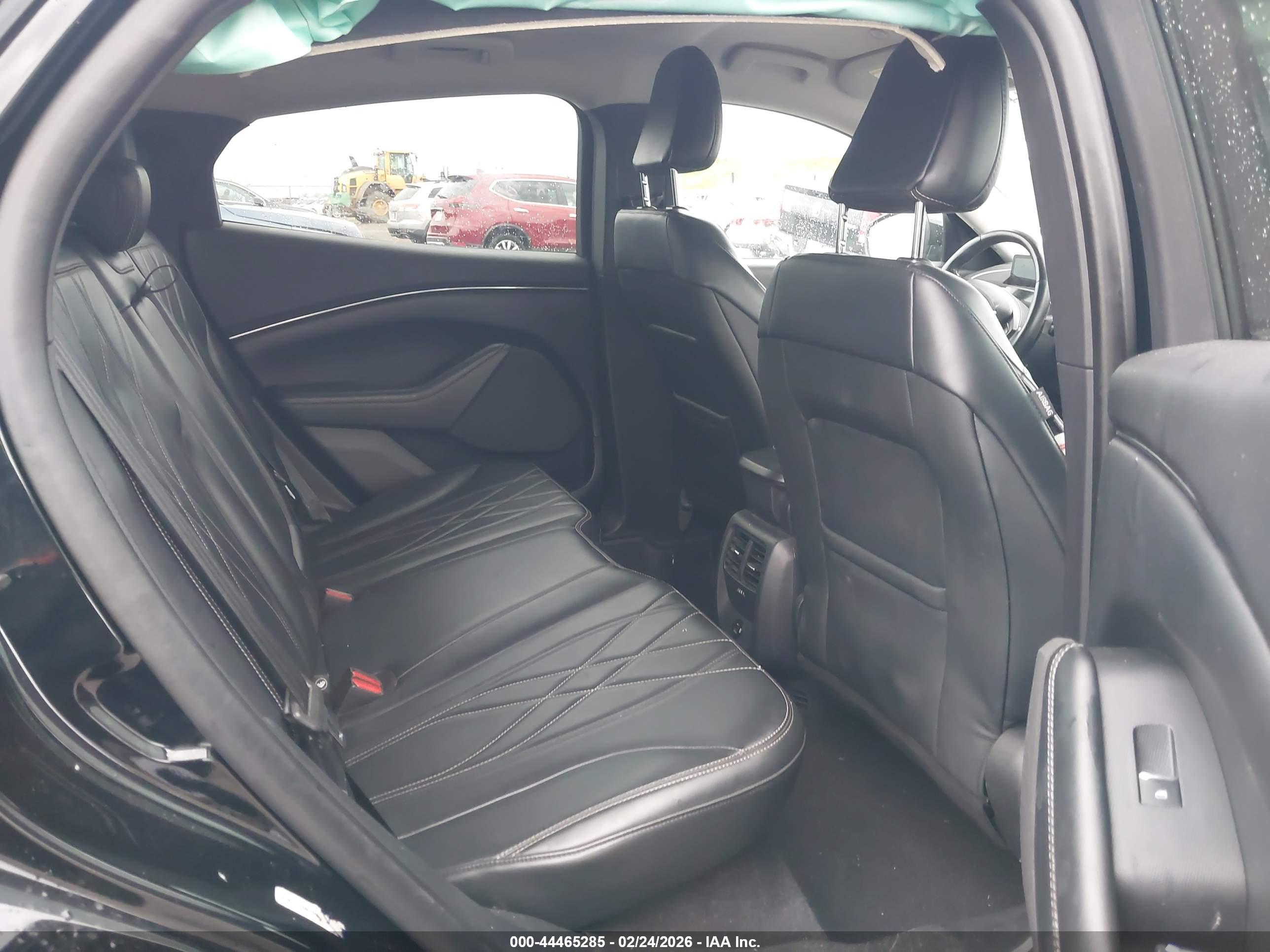 FORD MUSTANG image 8