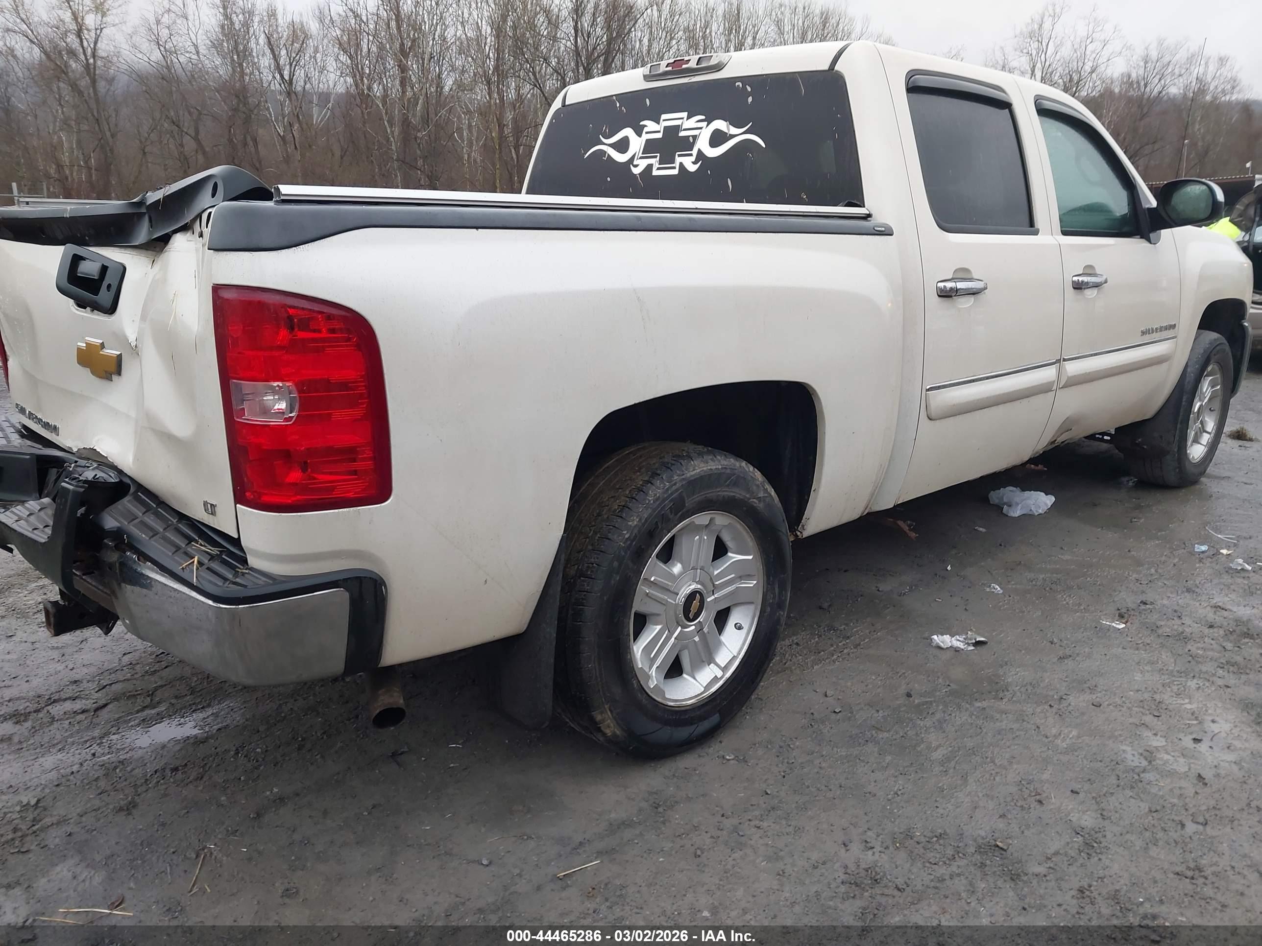 CHEVROLET SILVERADO image 4