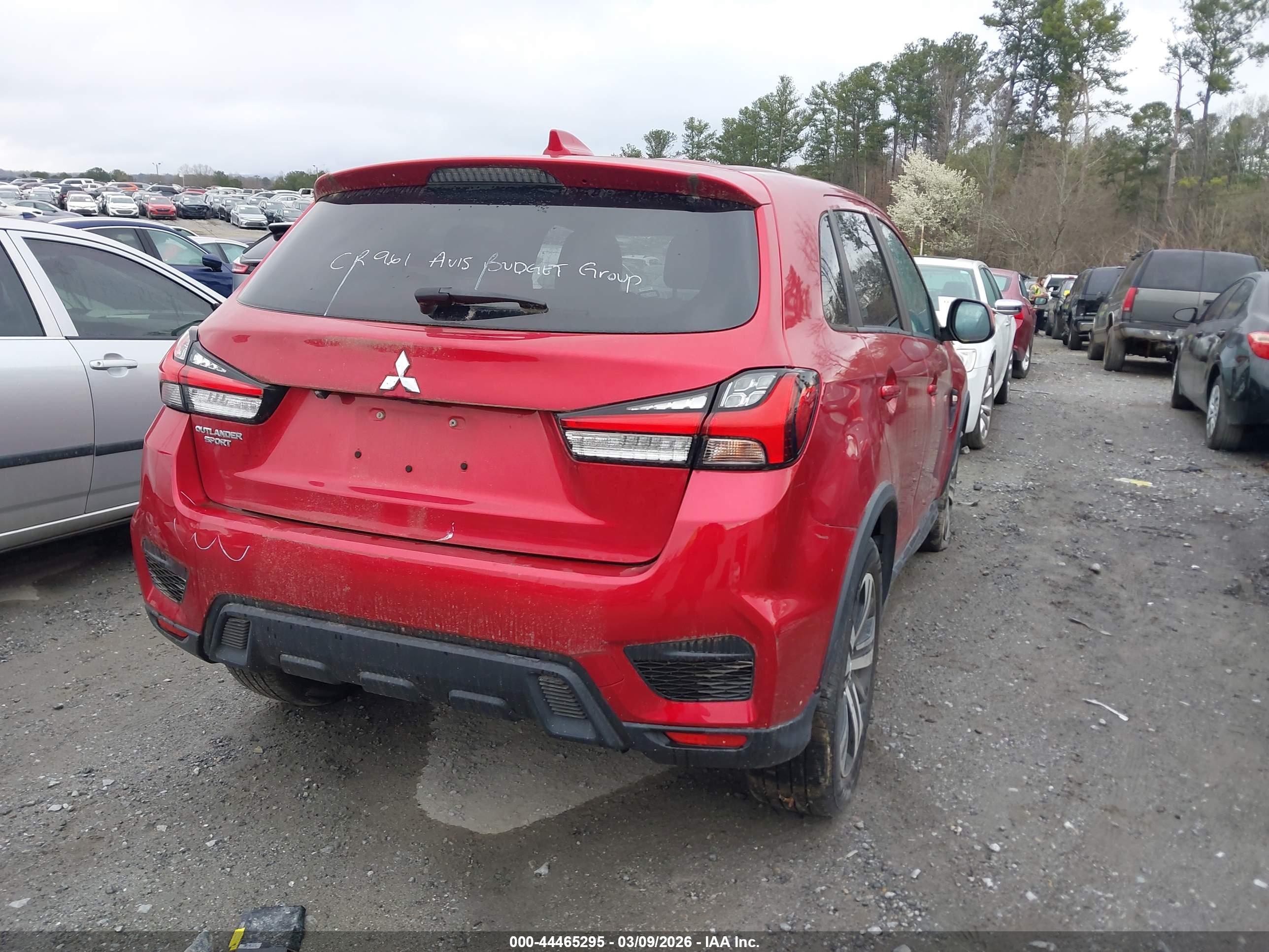 MITSUBISHI OUTLANDER image 4