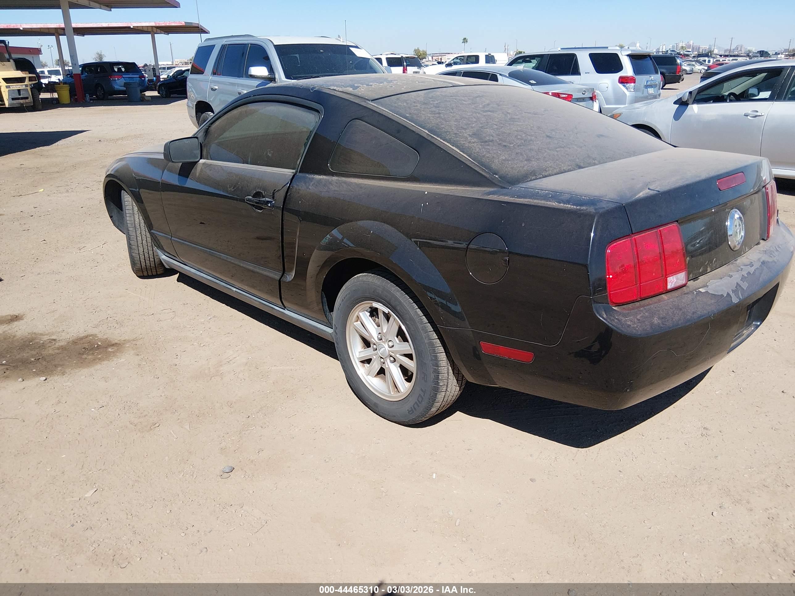 FORD MUSTANG image 3