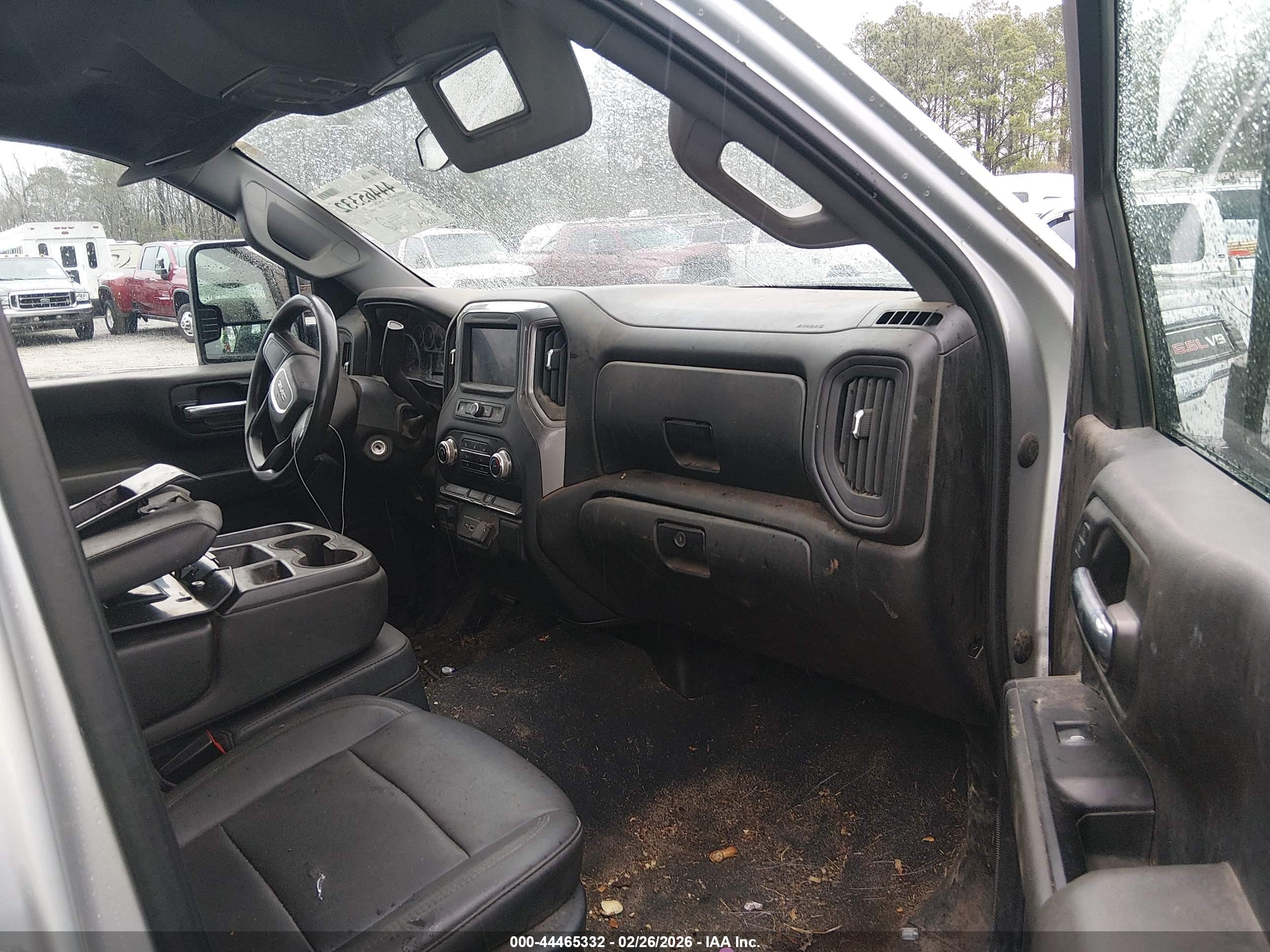 GMC SIERRA image 8