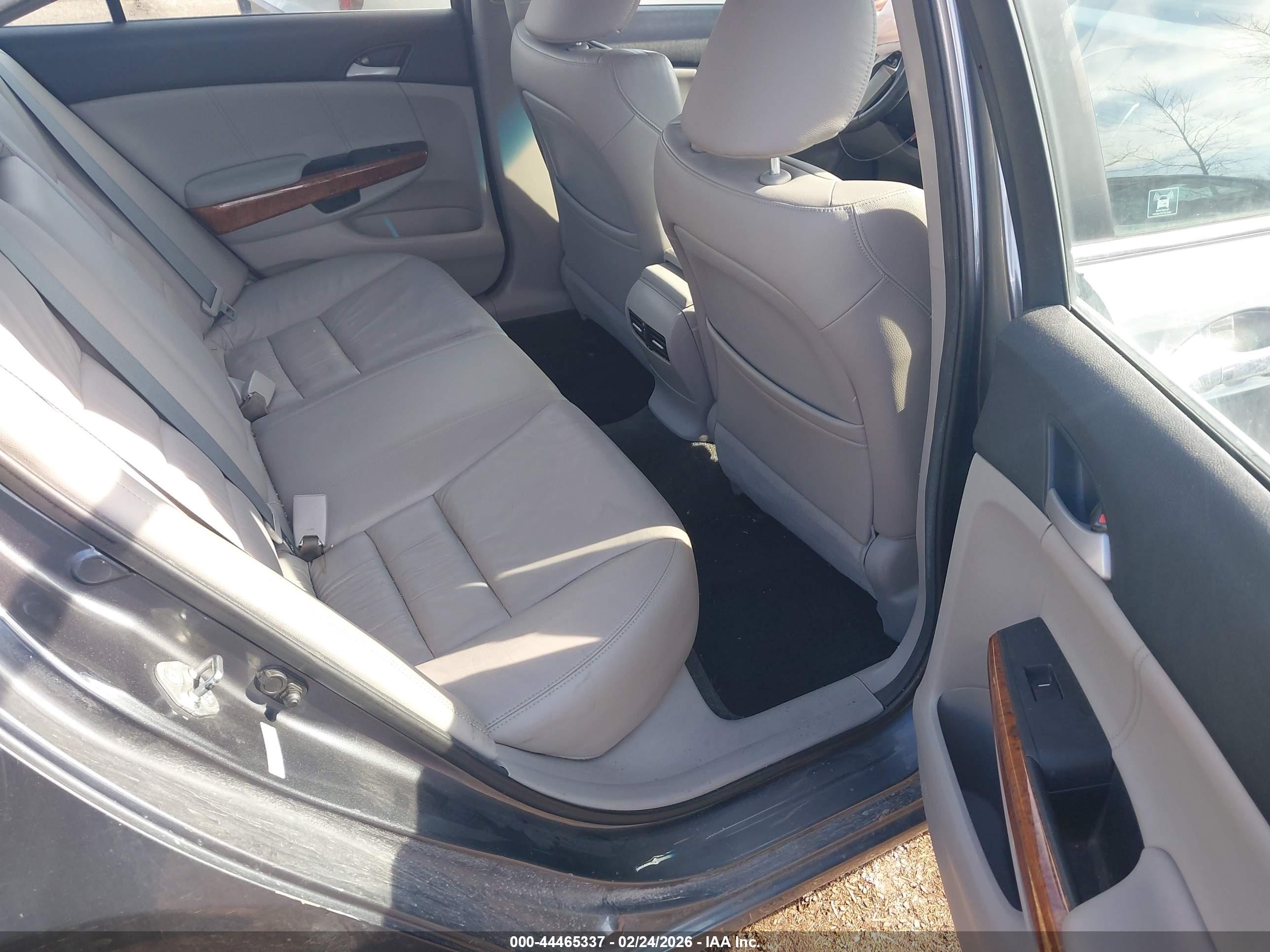 HONDA ACCORD image 8