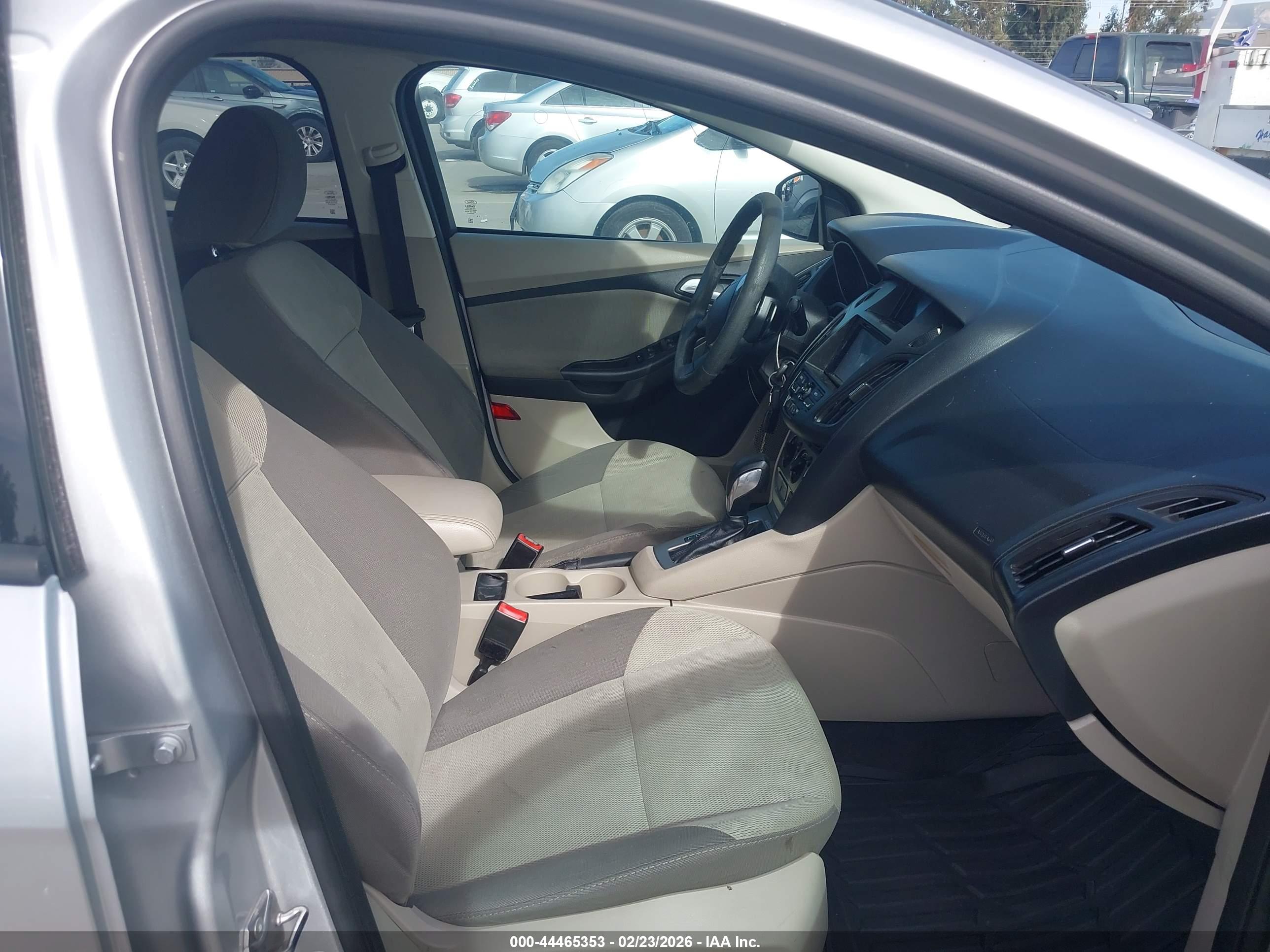FORD FOCUS image 5