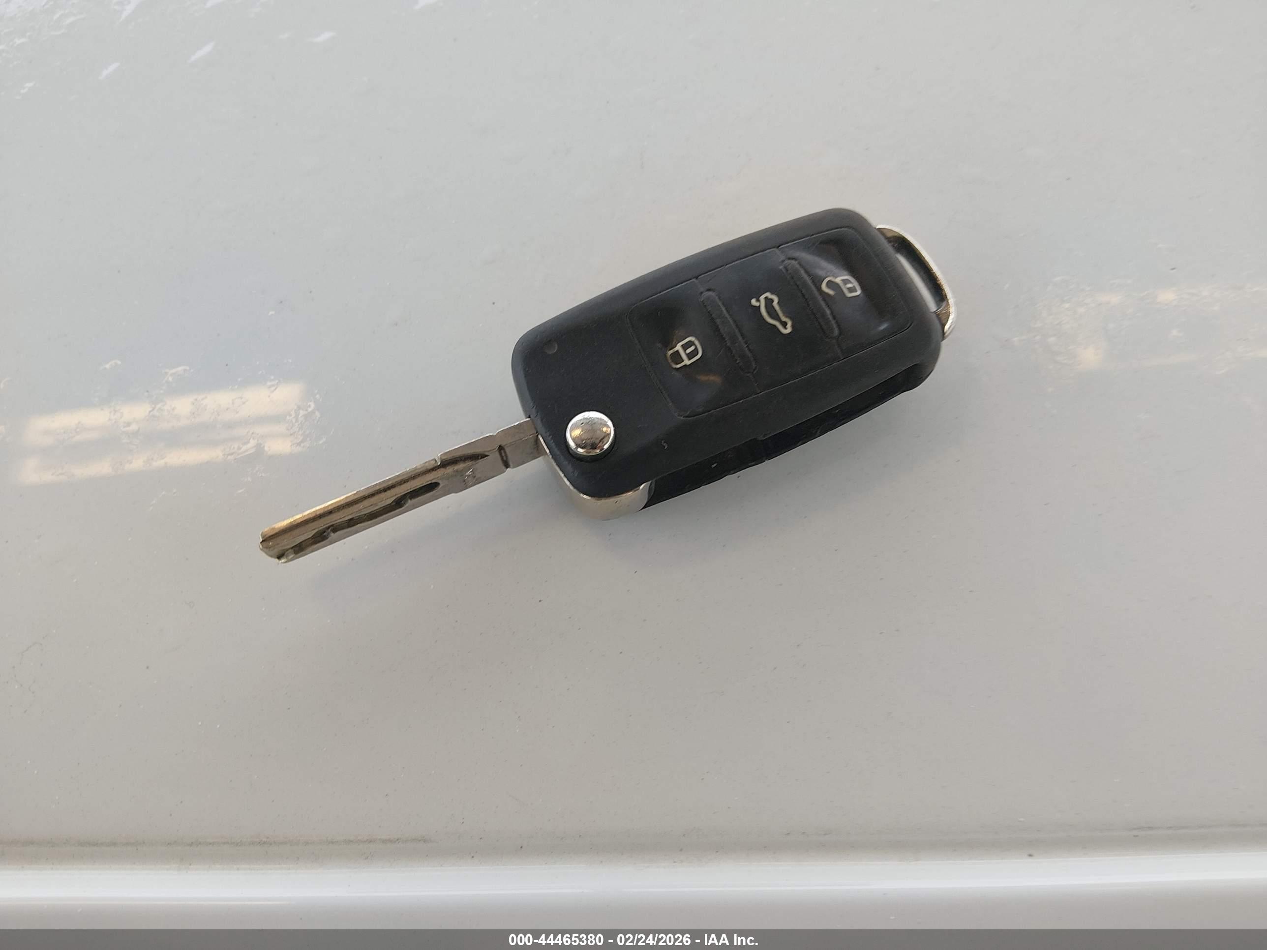VOLKSWAGEN JETTA image 11