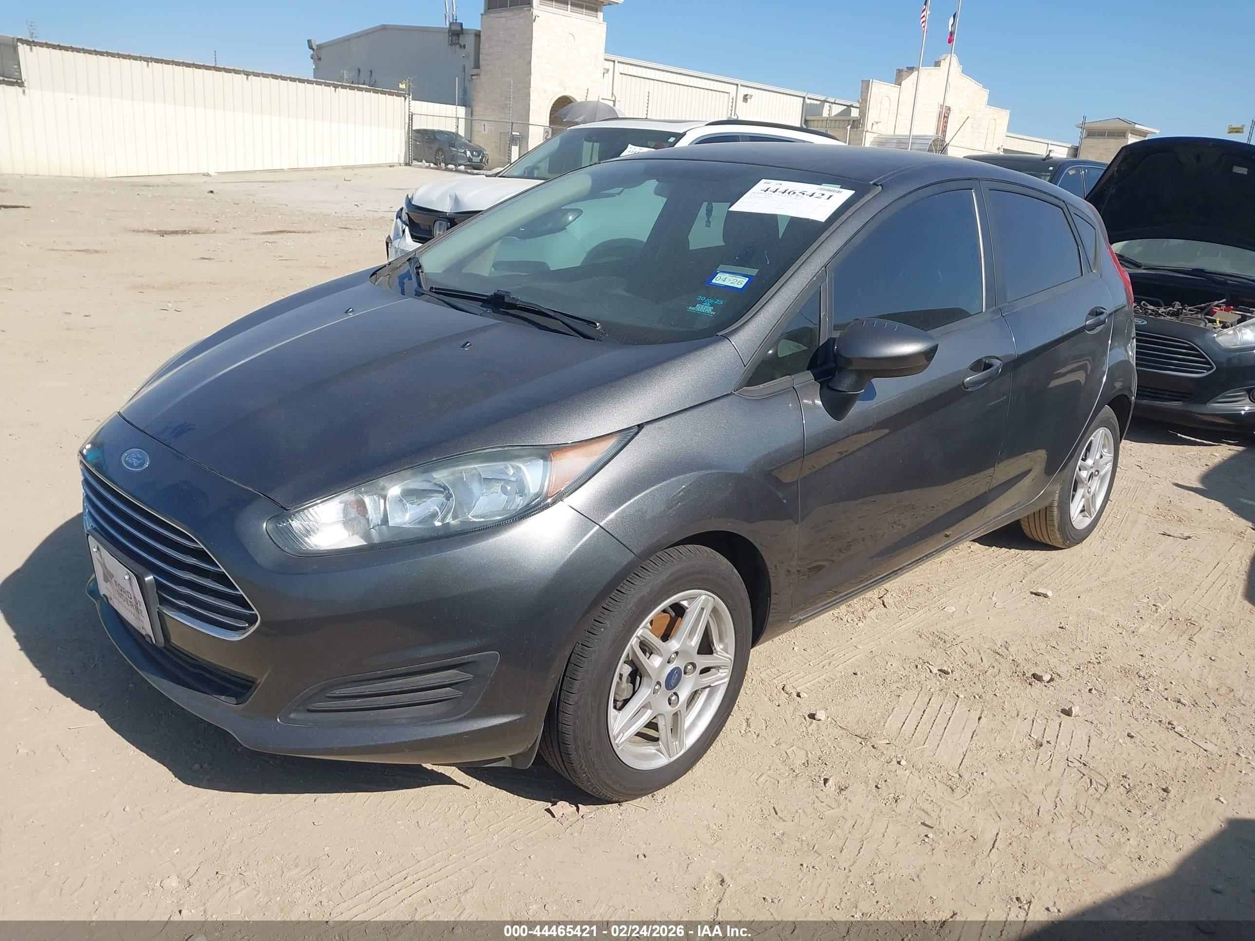 FORD FIESTA image 2