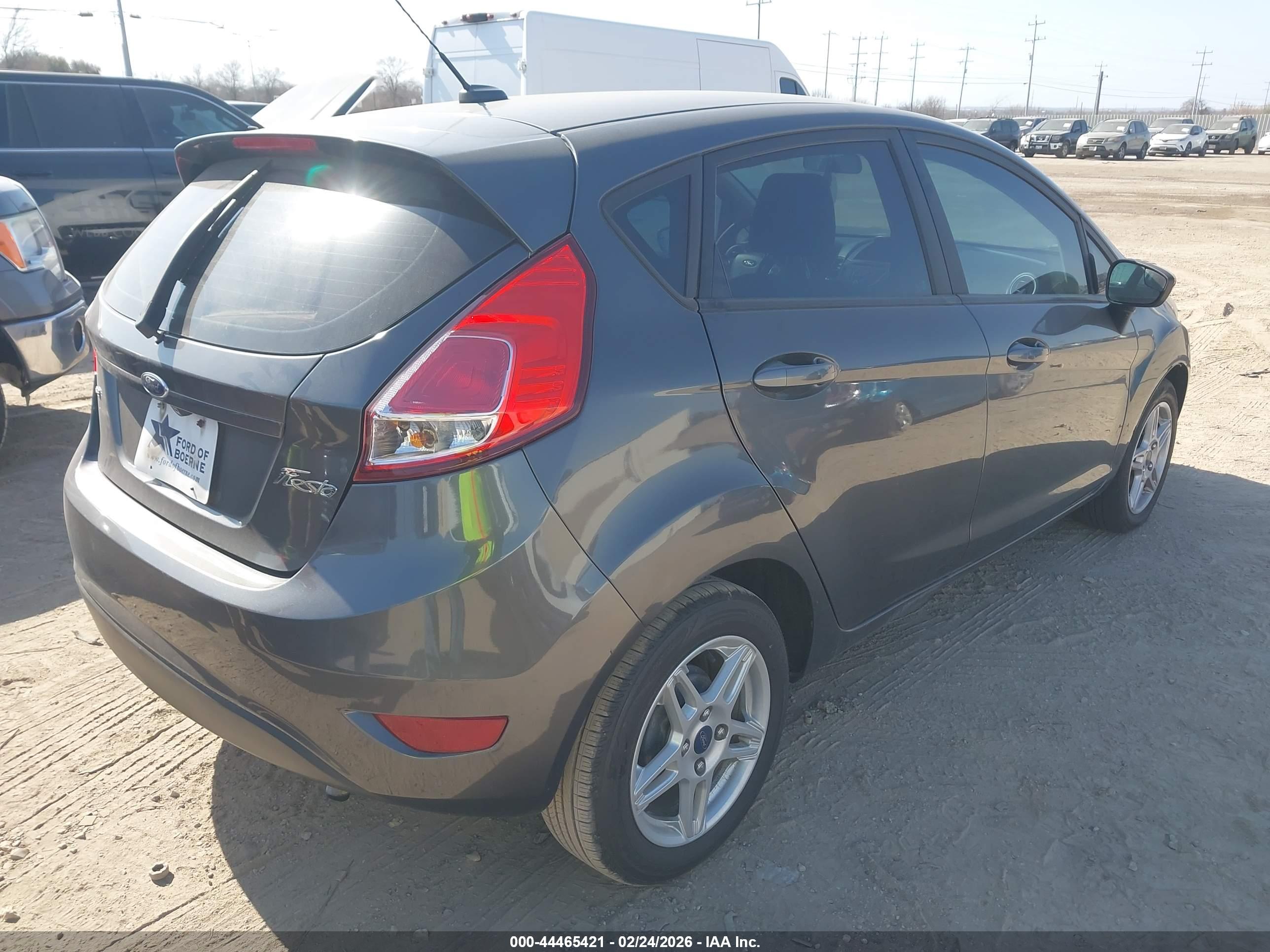 FORD FIESTA image 4