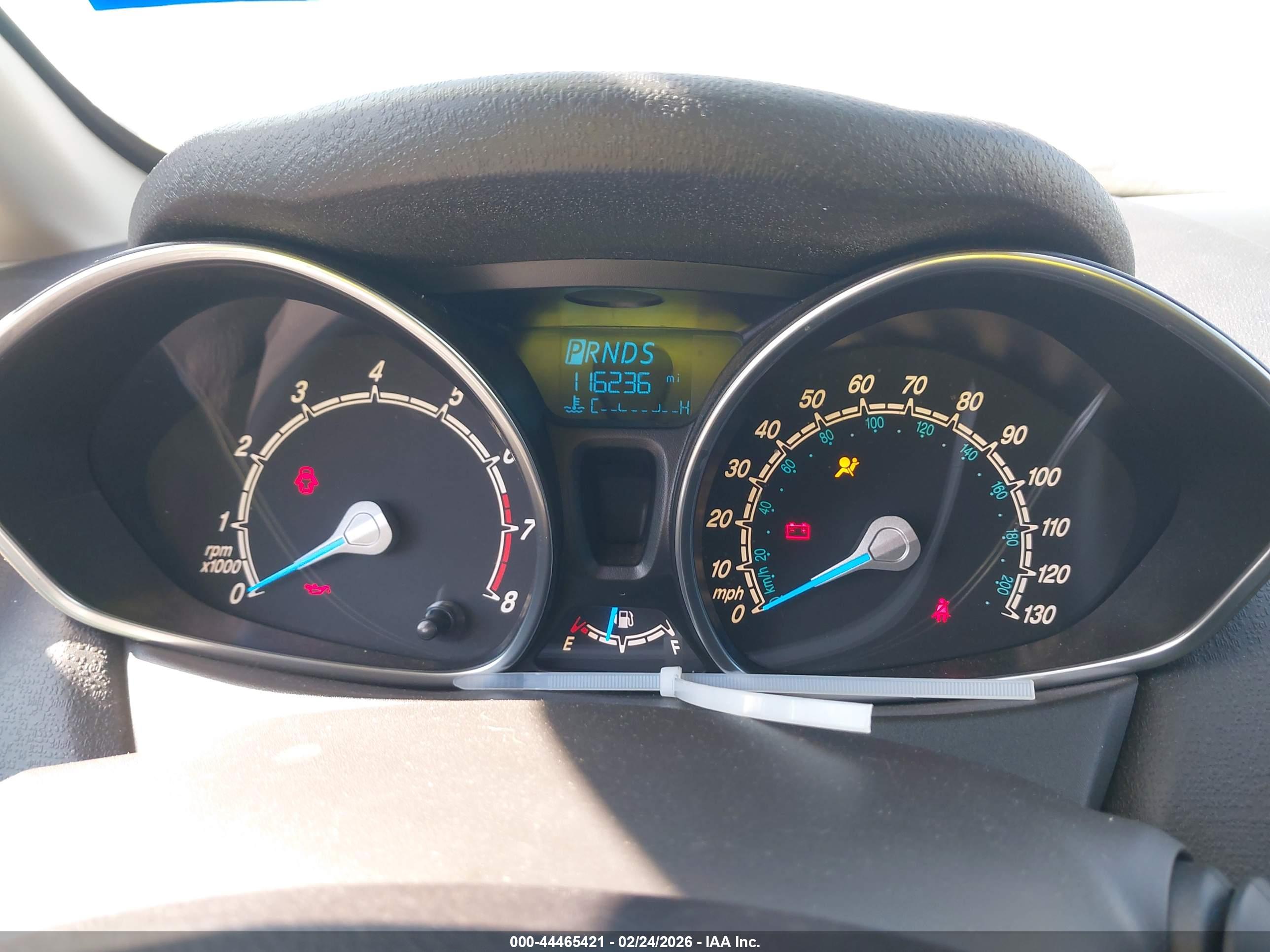 FORD FIESTA image 7