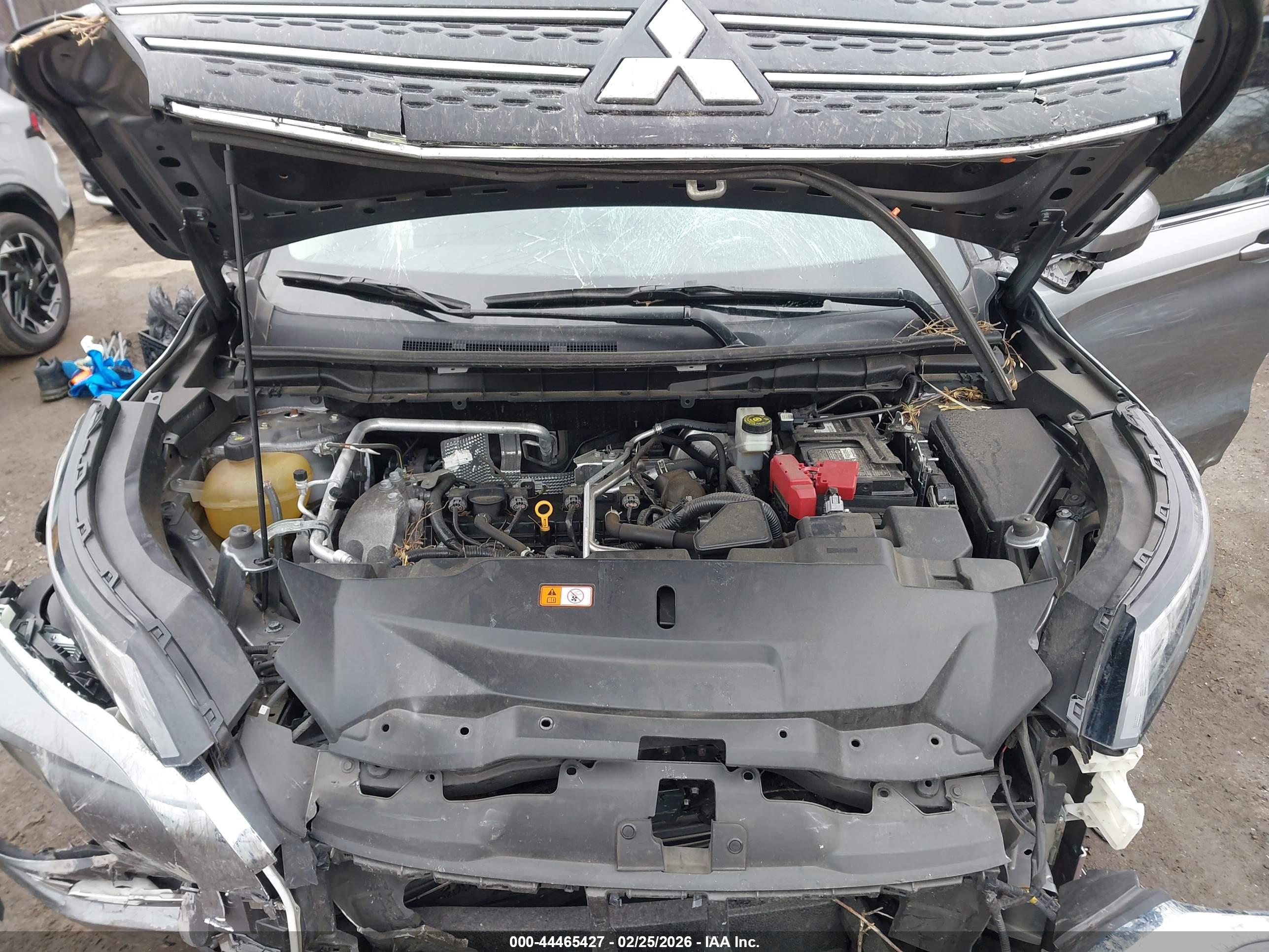 MITSUBISHI OUTLANDER image 10