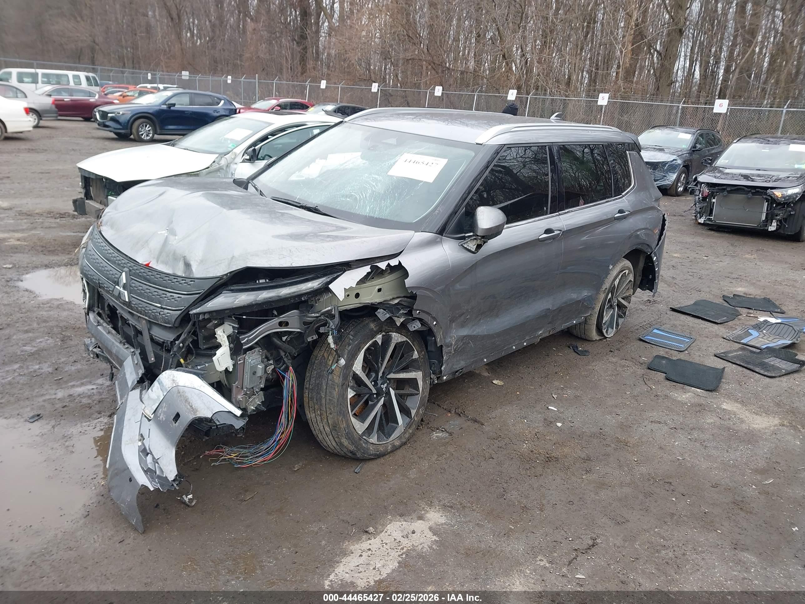MITSUBISHI OUTLANDER image 2