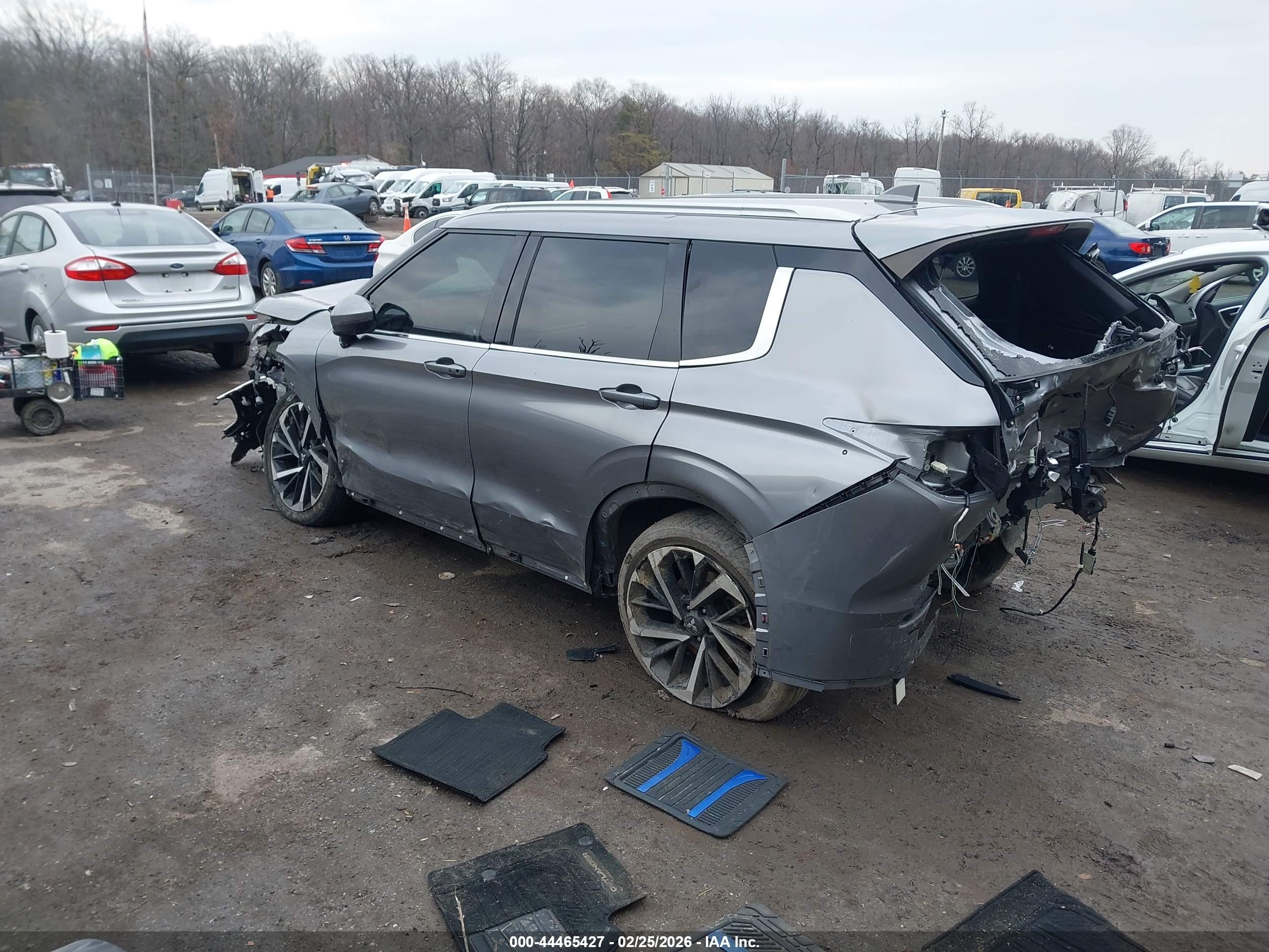 MITSUBISHI OUTLANDER image 3