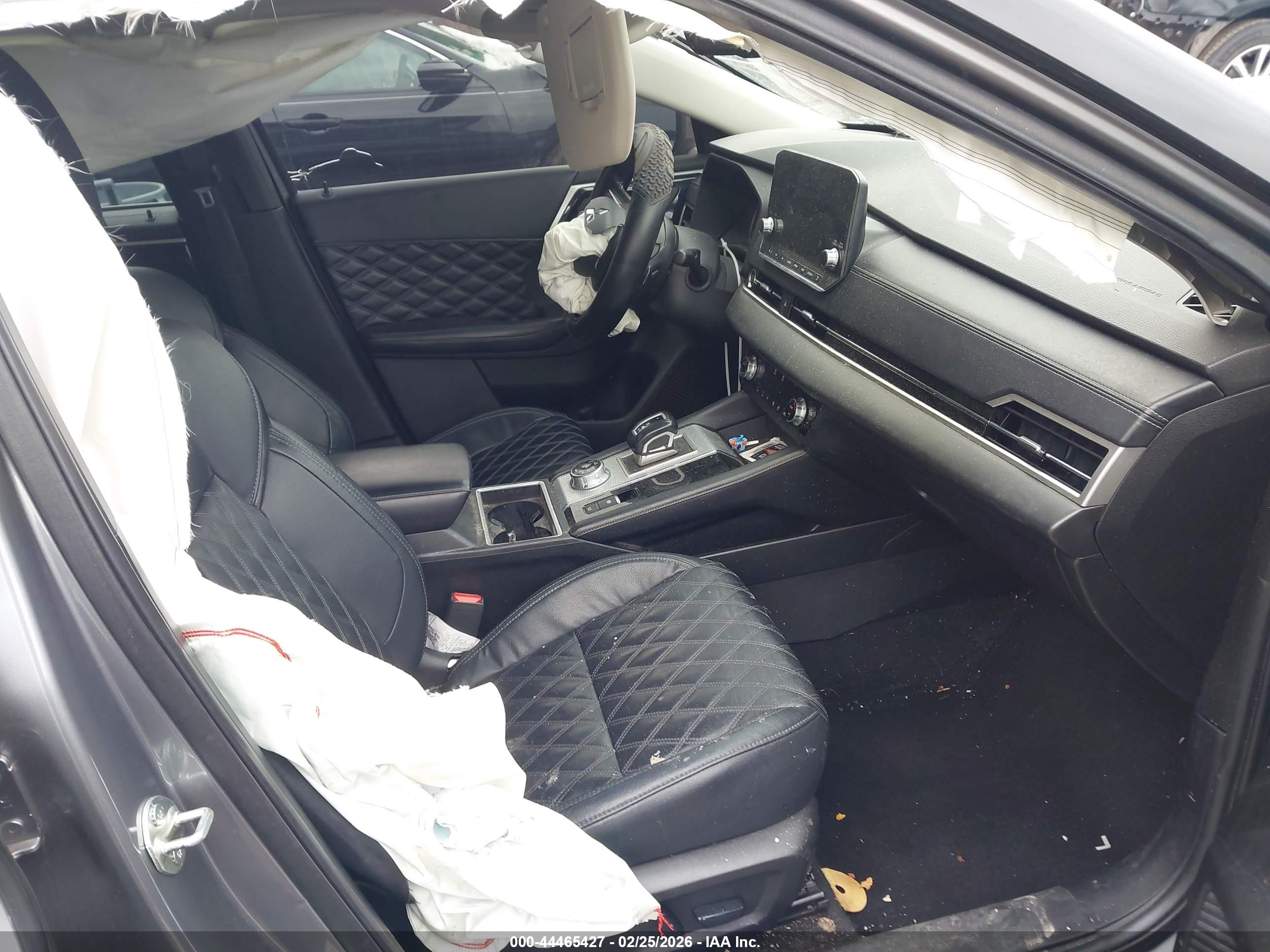 MITSUBISHI OUTLANDER image 5