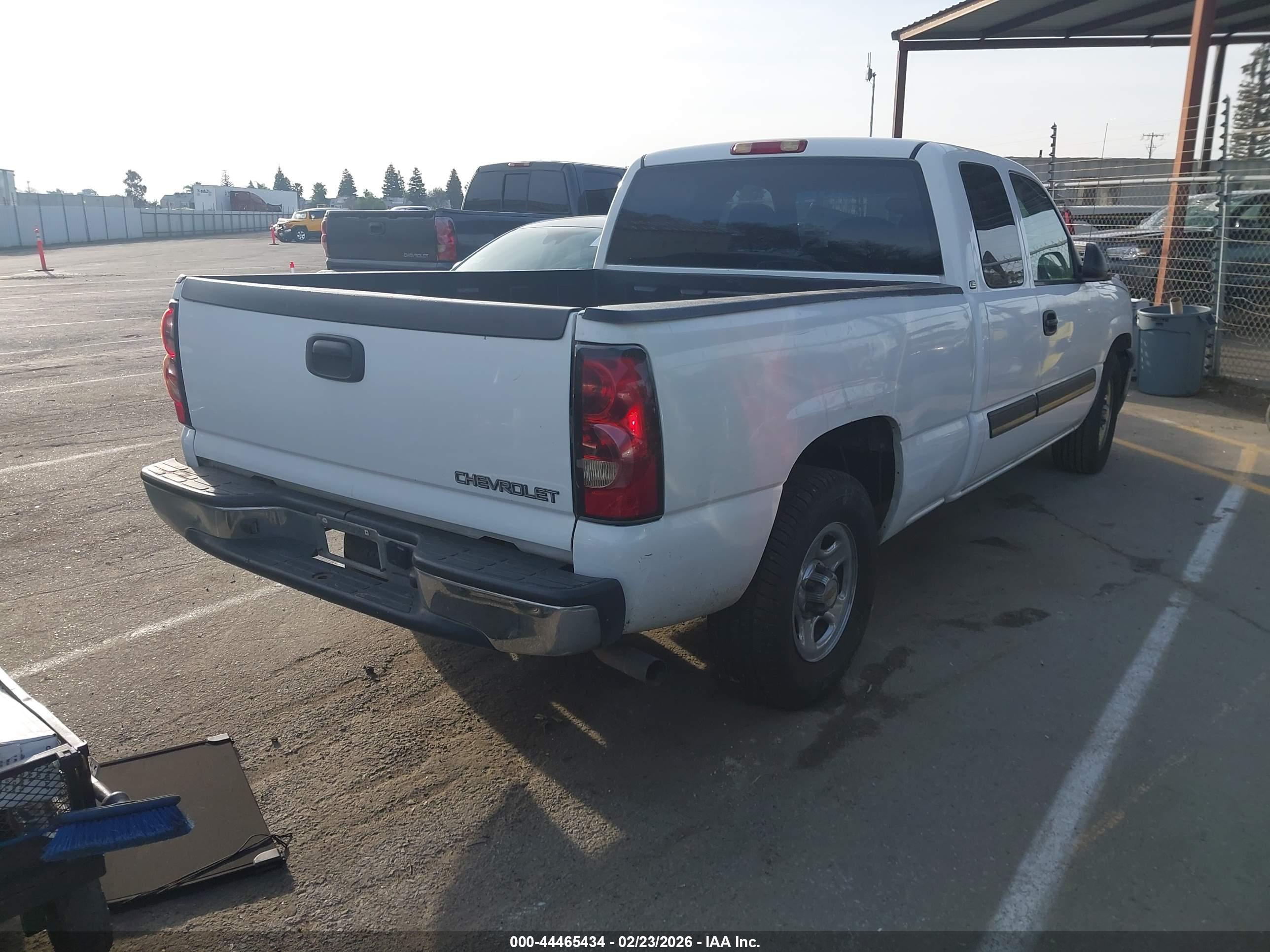 CHEVROLET SILVERADO image 4