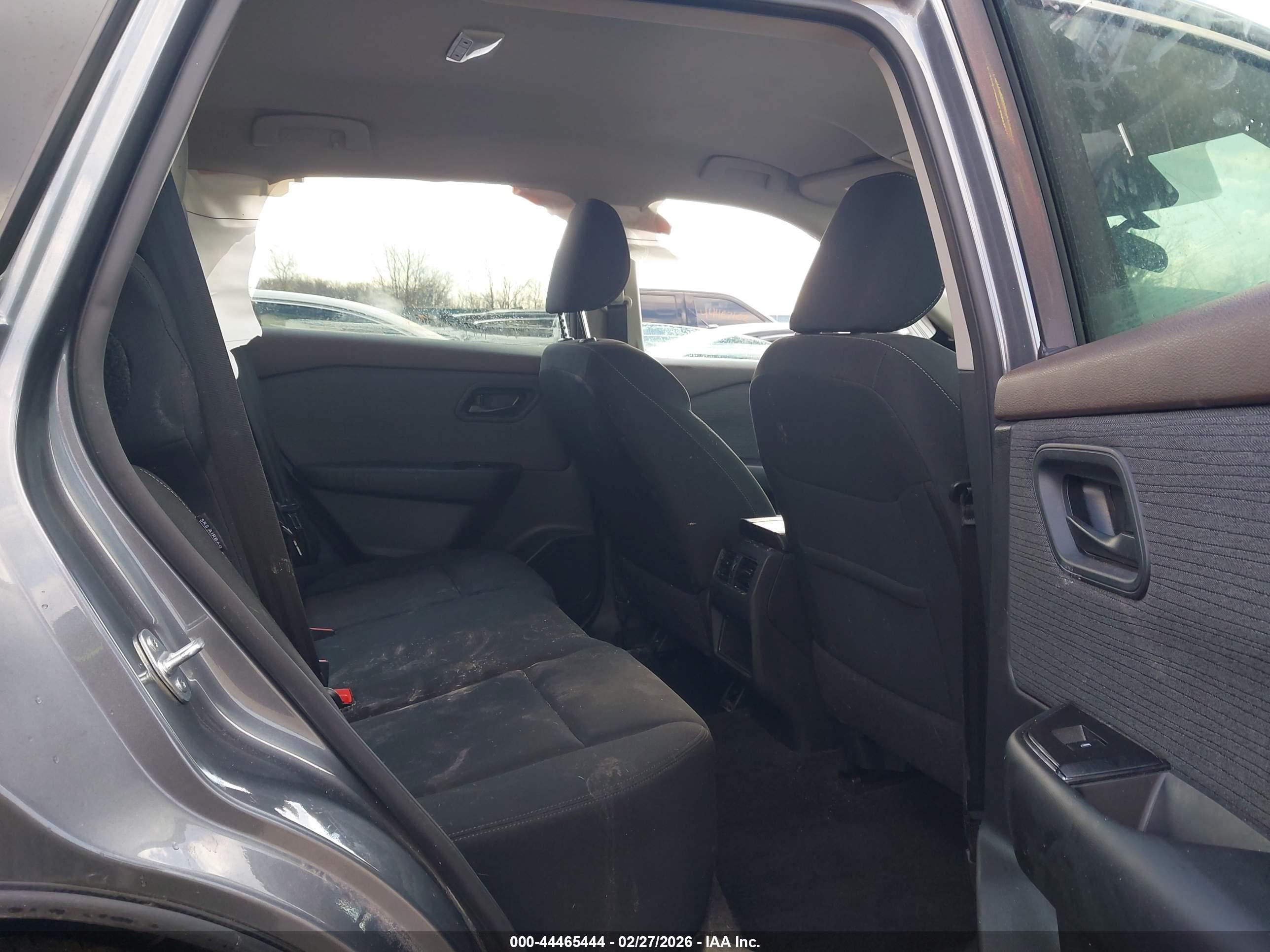 NISSAN ROGUE image 8