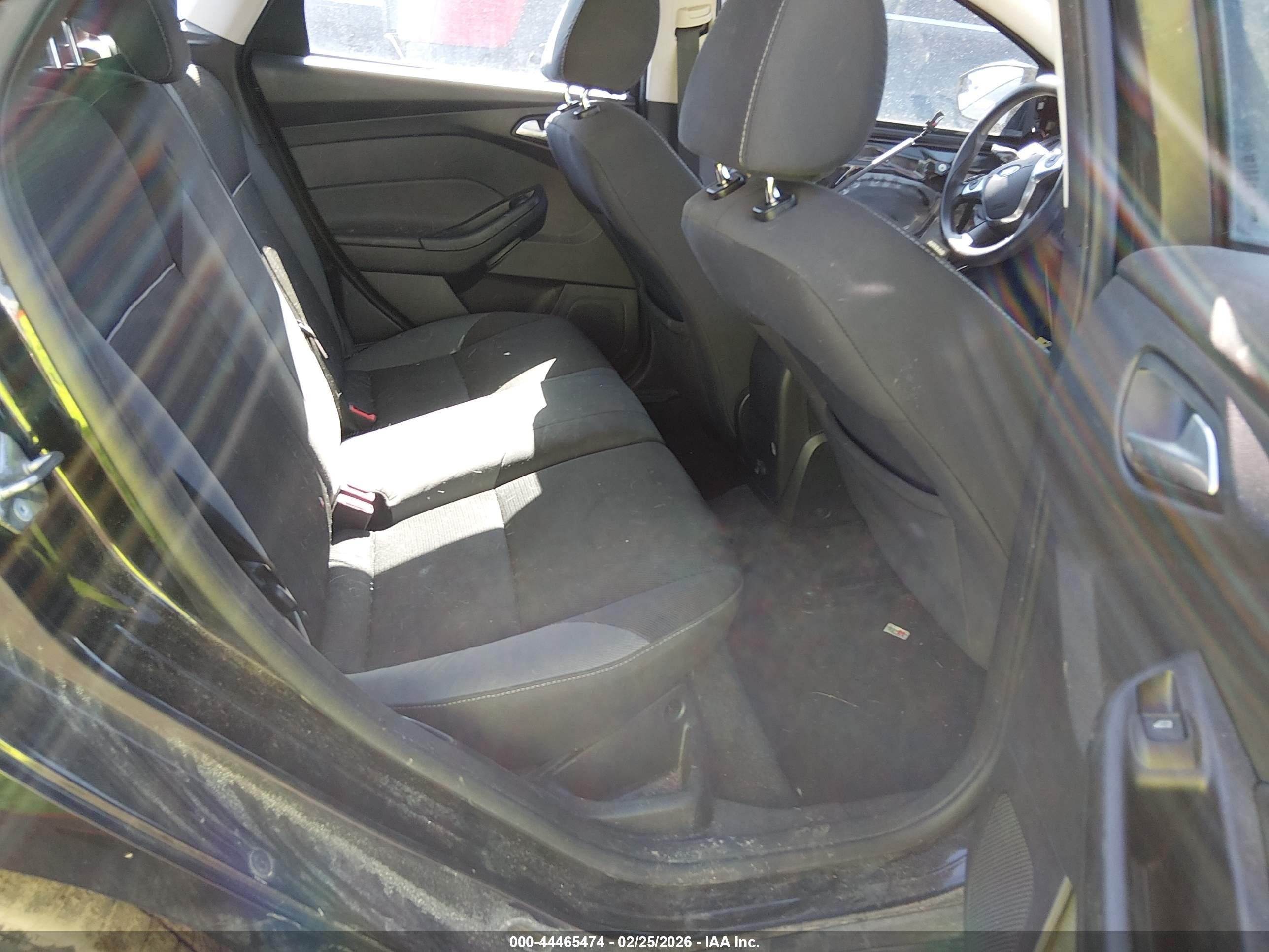 FORD FOCUS image 8