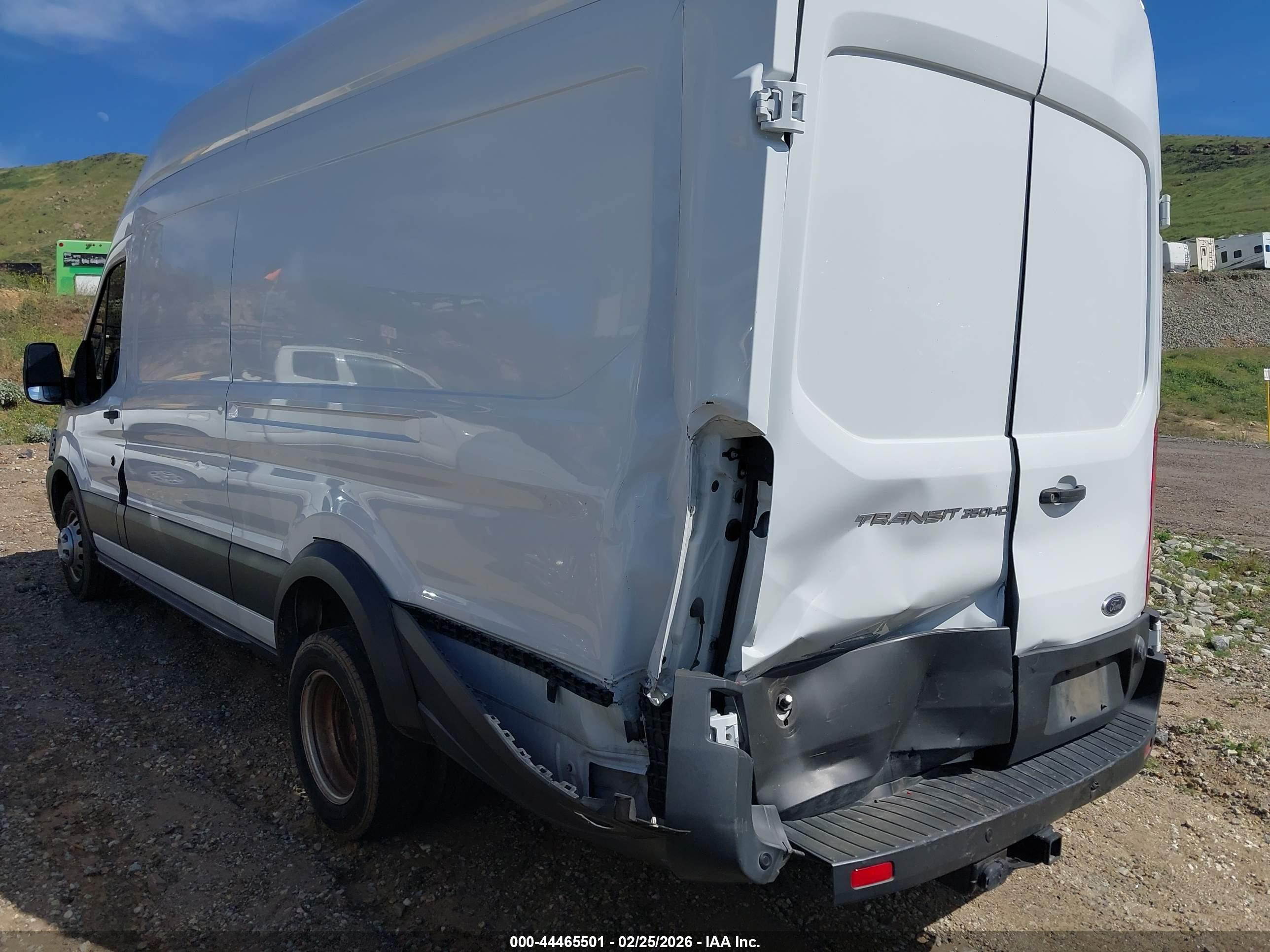 FORD TRANSIT-350 image 3