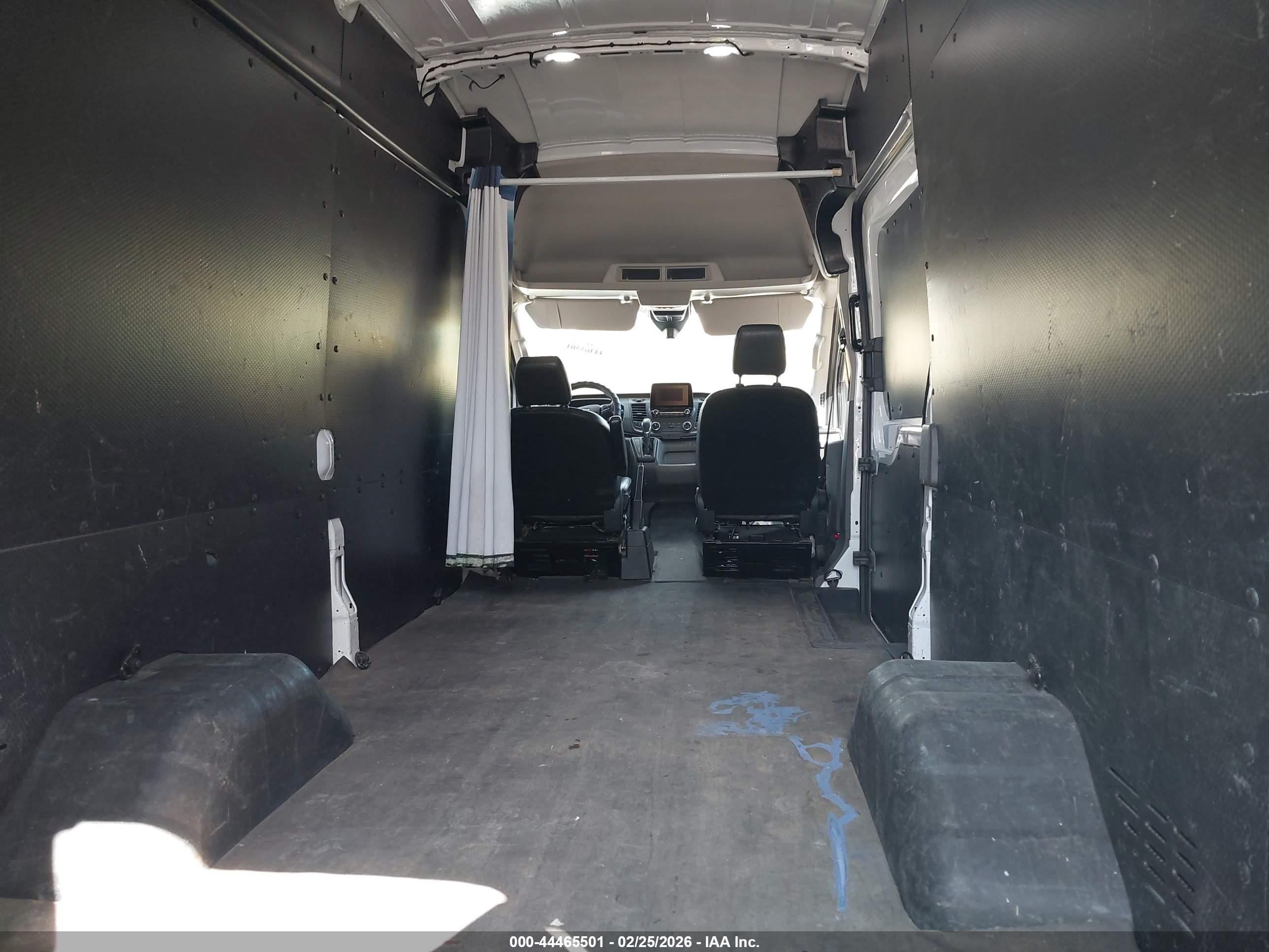FORD TRANSIT-350 image 7