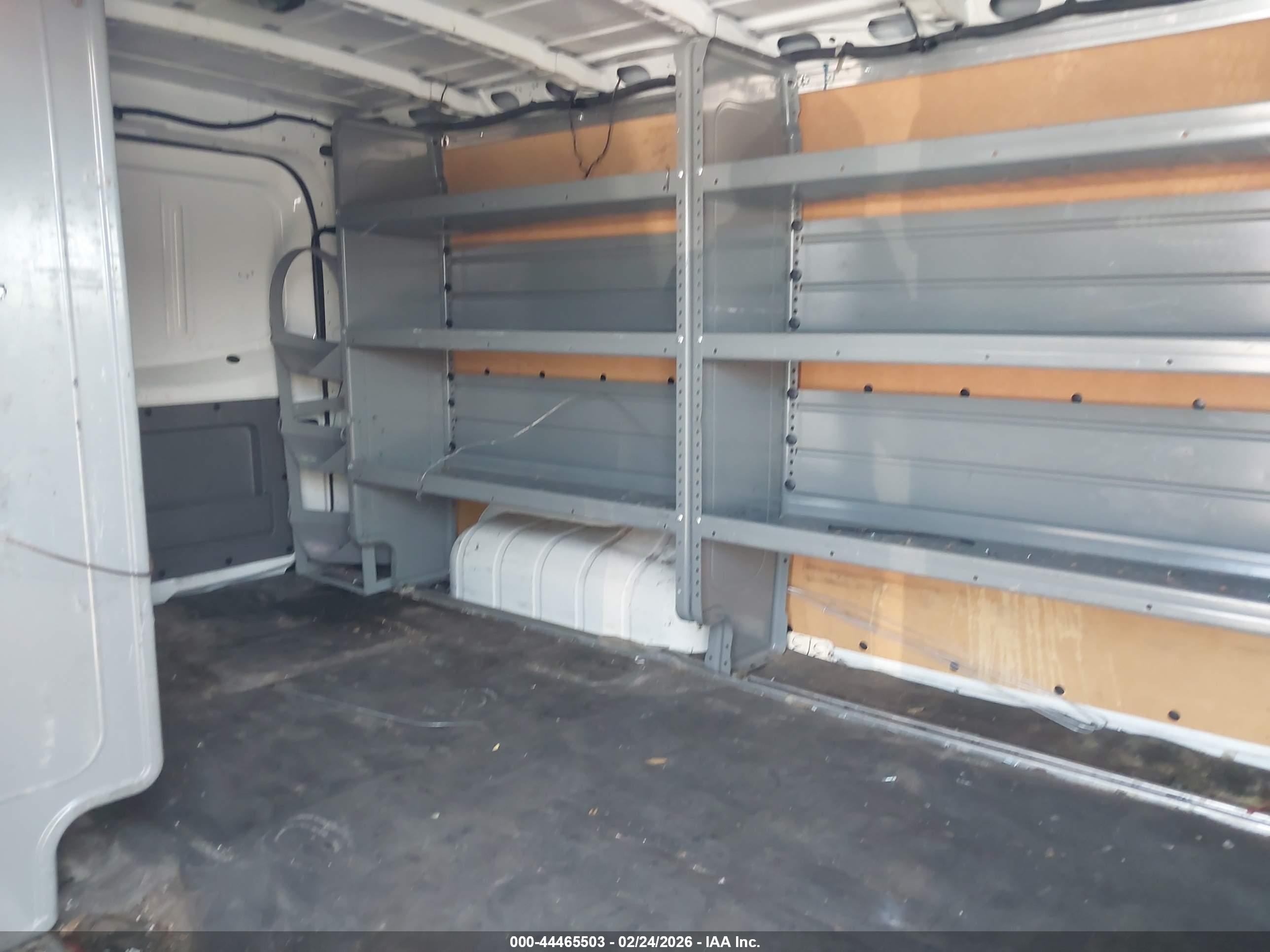 NISSAN NV image 8
