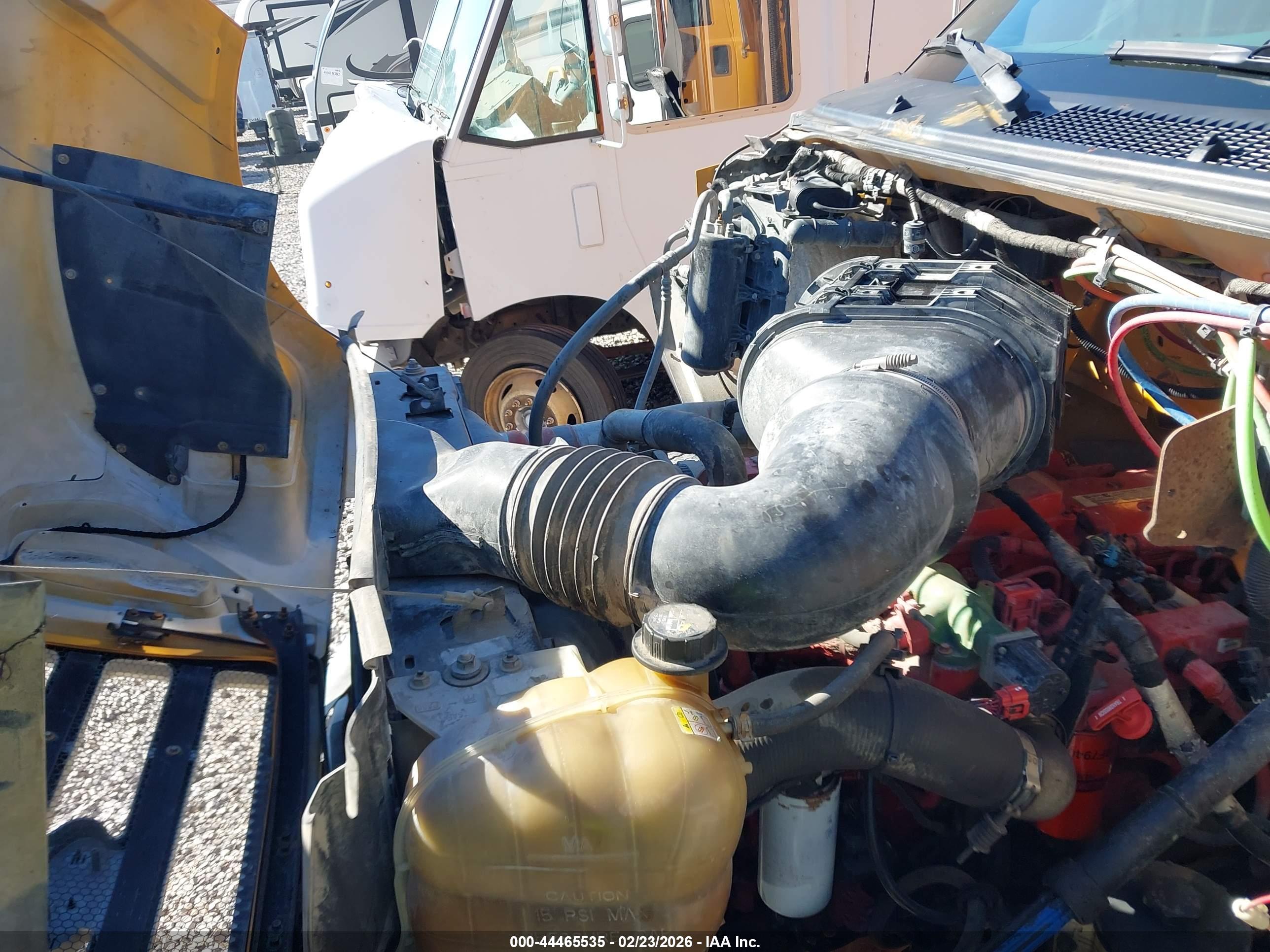 FORD F-750 image 10