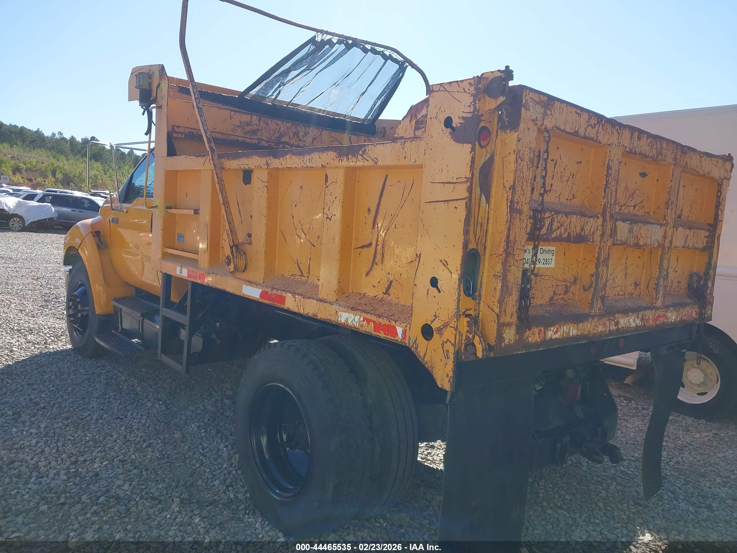 FORD F-750 image 3