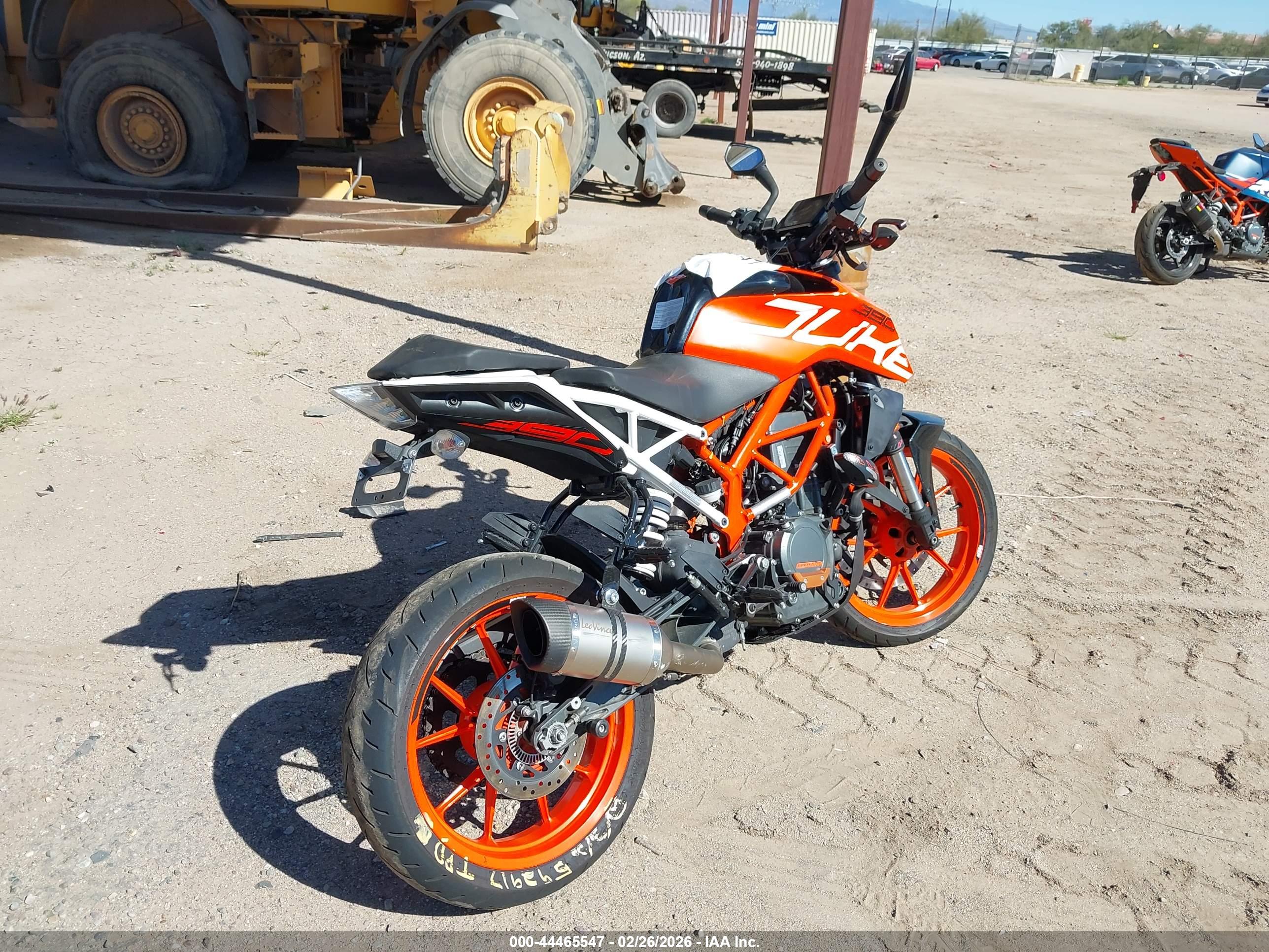 KTM 390 image 4