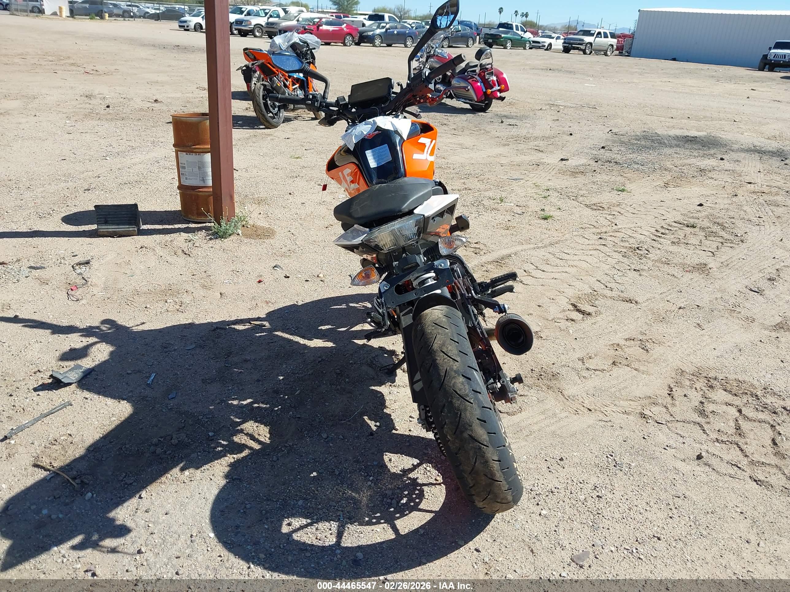 KTM 390 image 6