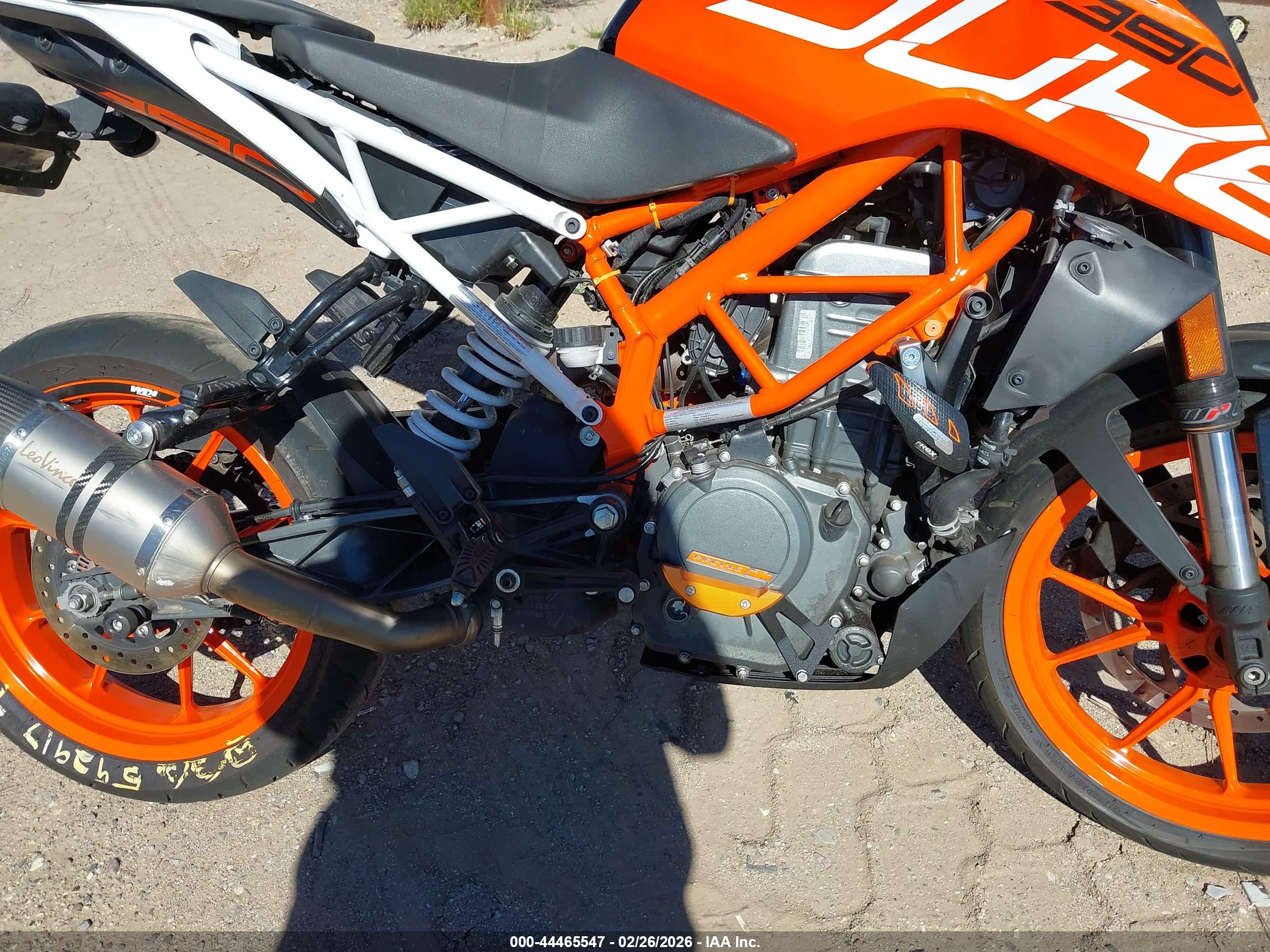 KTM 390 image 8