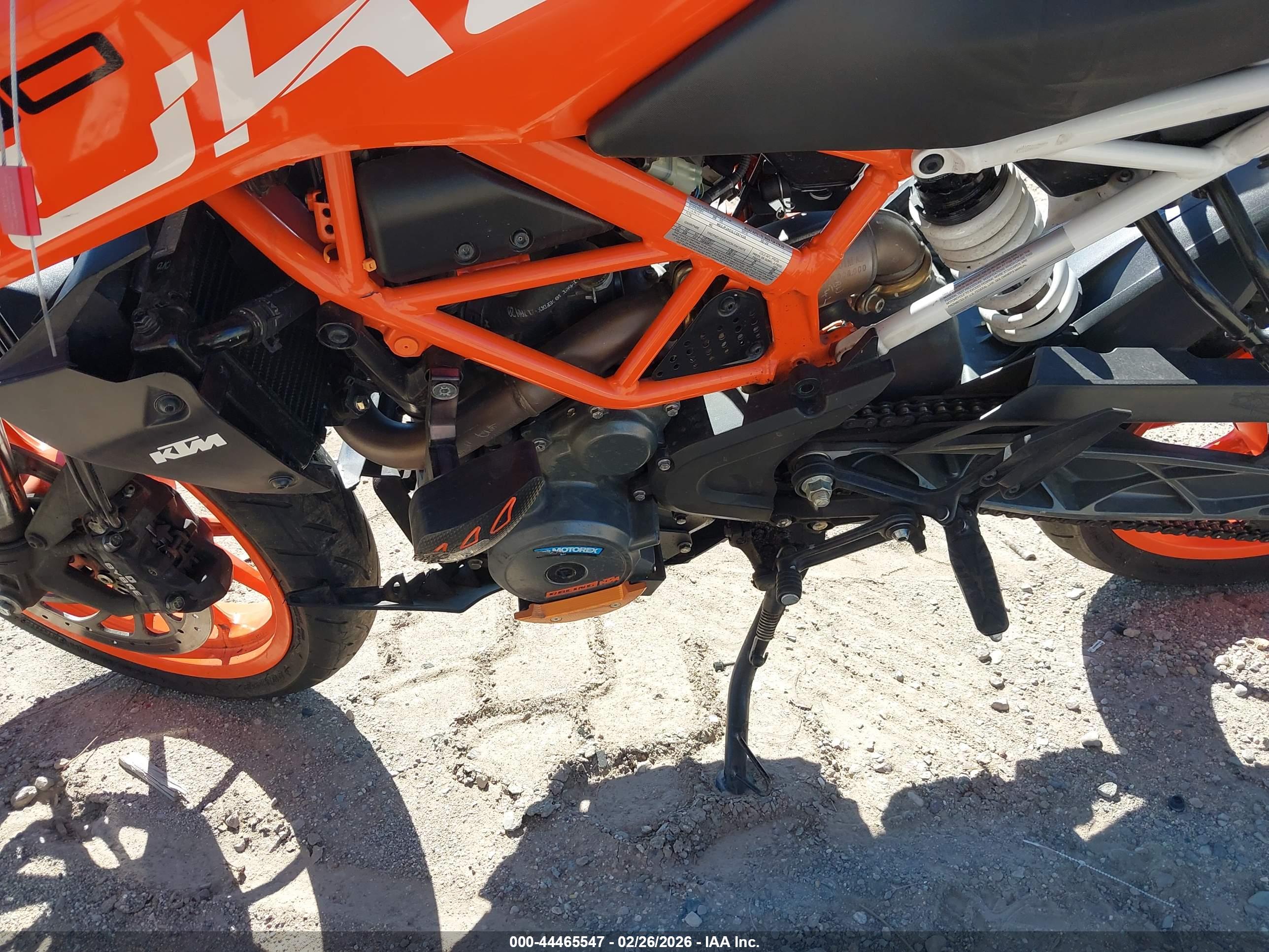 KTM 390 image 9